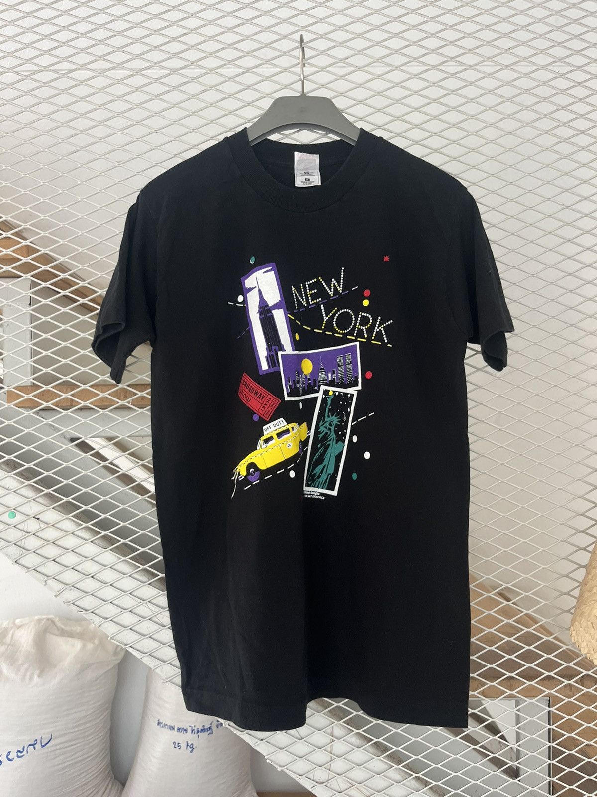 Vintage Vintage NEW YORK ART Design BROAD WAY 90’s Tshirt Size US M / EU 48-50 / 2 - 2 Thumbnail