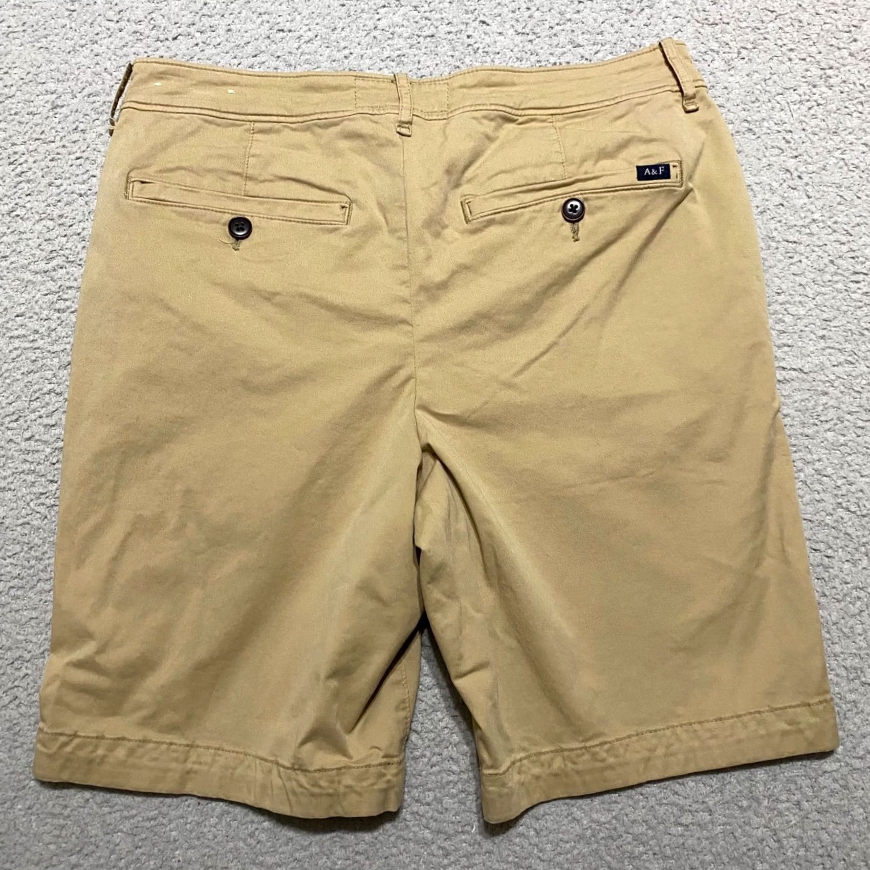 Abercrombie & Fitch Abercrombie & Fitch Shorts Mens sz 28 Beige Chino Inseam 8" Mid Rise Pockets Size US 28 / EU 44 - 2 Thumbnail