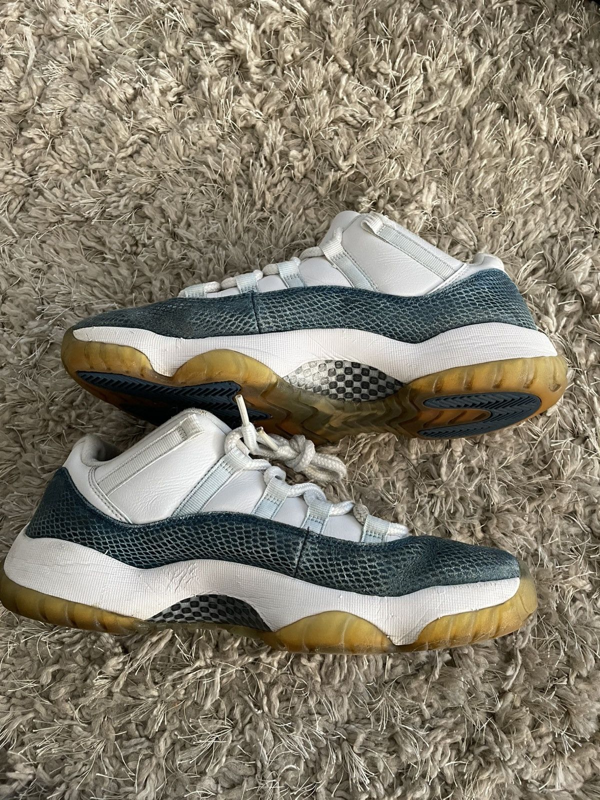 Jordan Brand Jordan 11 Low Navy Snake Skin Size US 9.5 / EU 42-43 - 3 Thumbnail