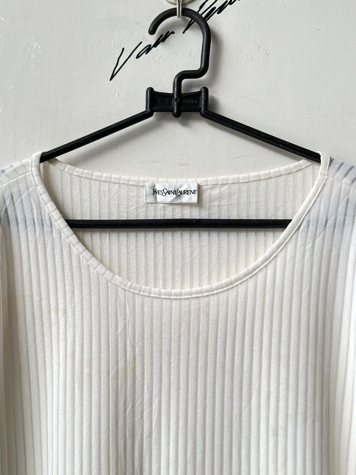 Yves Saint Laurent Yves Saint Laurent White Pleats T-shirt Size US S / EU 44-46 / 1 - 4 Thumbnail