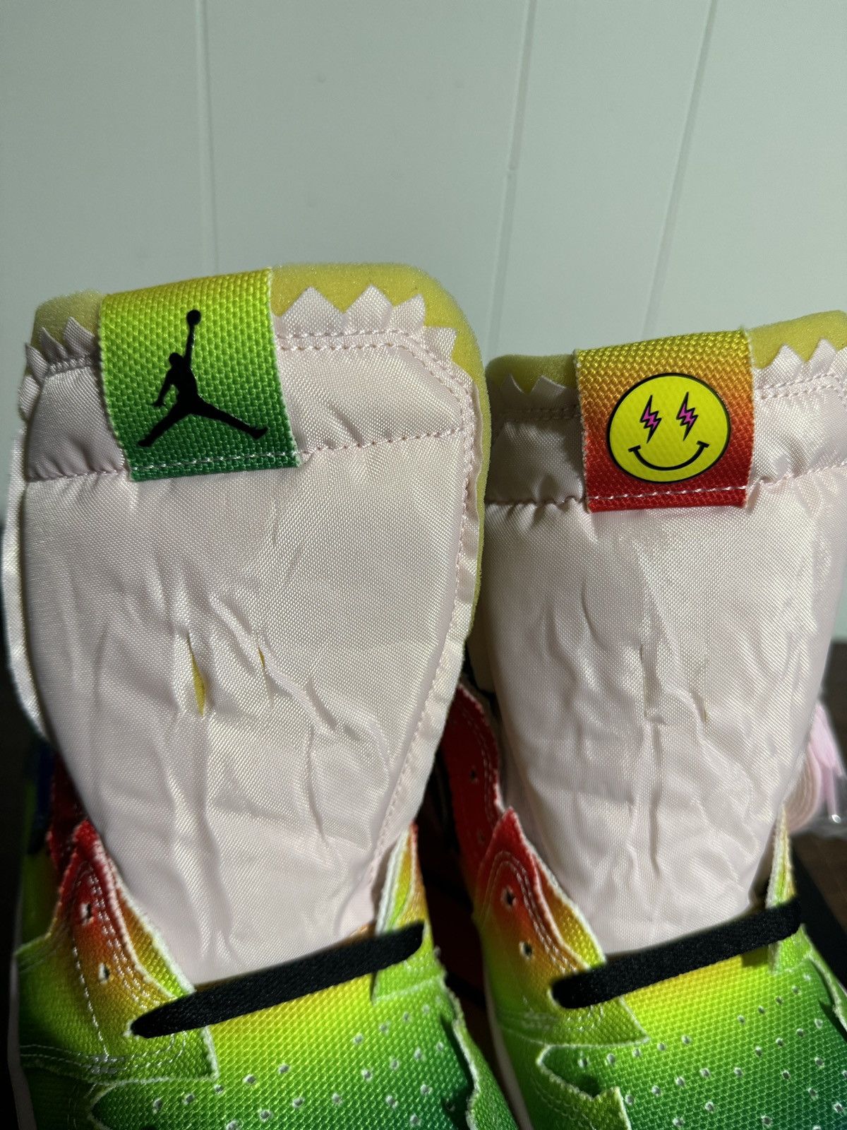 Jordan Brand Air Jordan 1 Retro OG High x J Balvin Tie Dye Multicolor Size US 10.5 / EU 43-44 - 17 Thumbnail