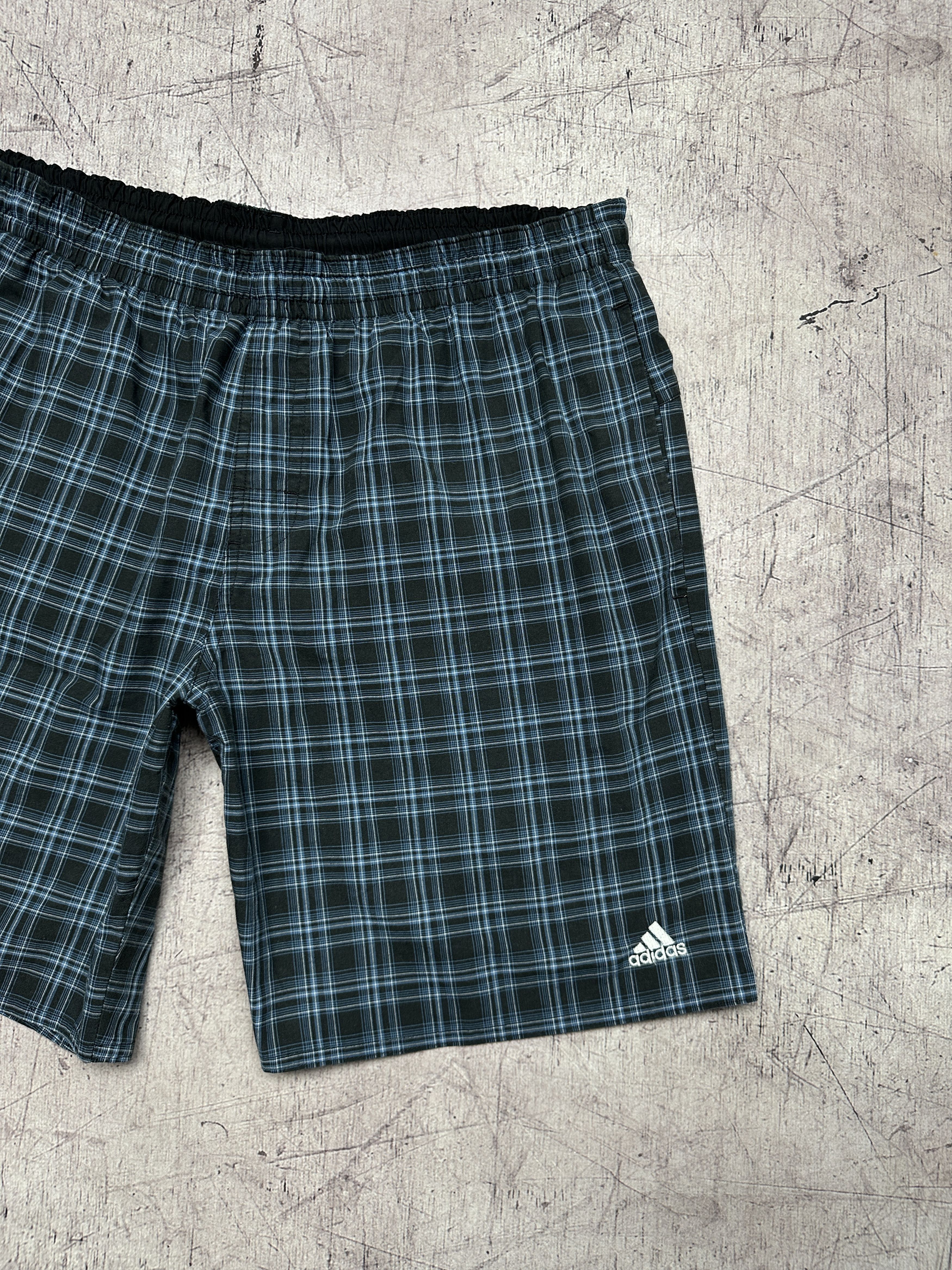 Adidas Adidas Vintage Mens Plaid Shorts Size US 34 / EU 50 - 2 Thumbnail