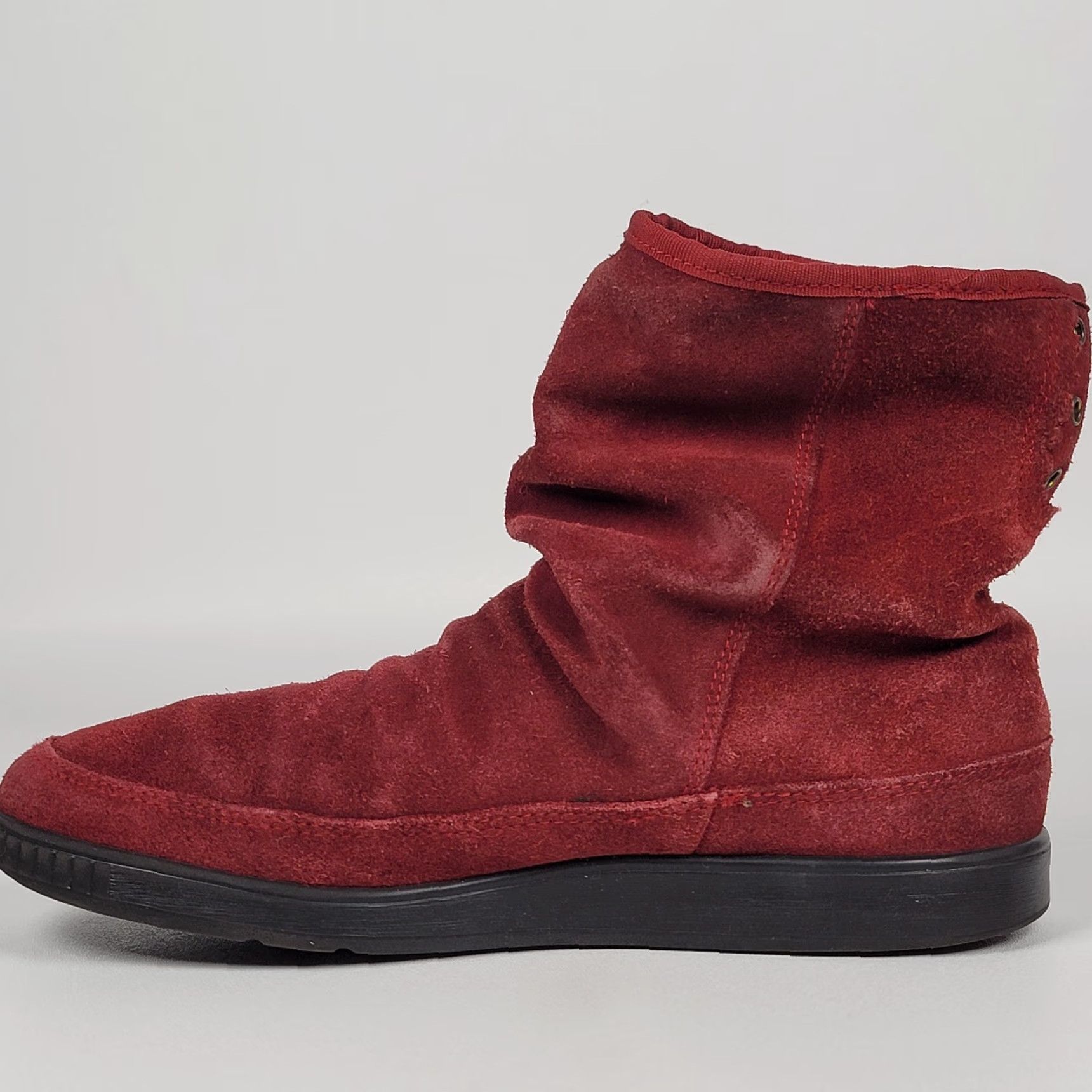 Vintage MINT Hotter Pixie Red Suede Fur Lined Ankle Boots US 8.5 EUR 40 Womens Casual Pull On 1" Heel Red Suede Fur Lined Ankle Boots Size US 9 / IT 39 - 5 Thumbnail