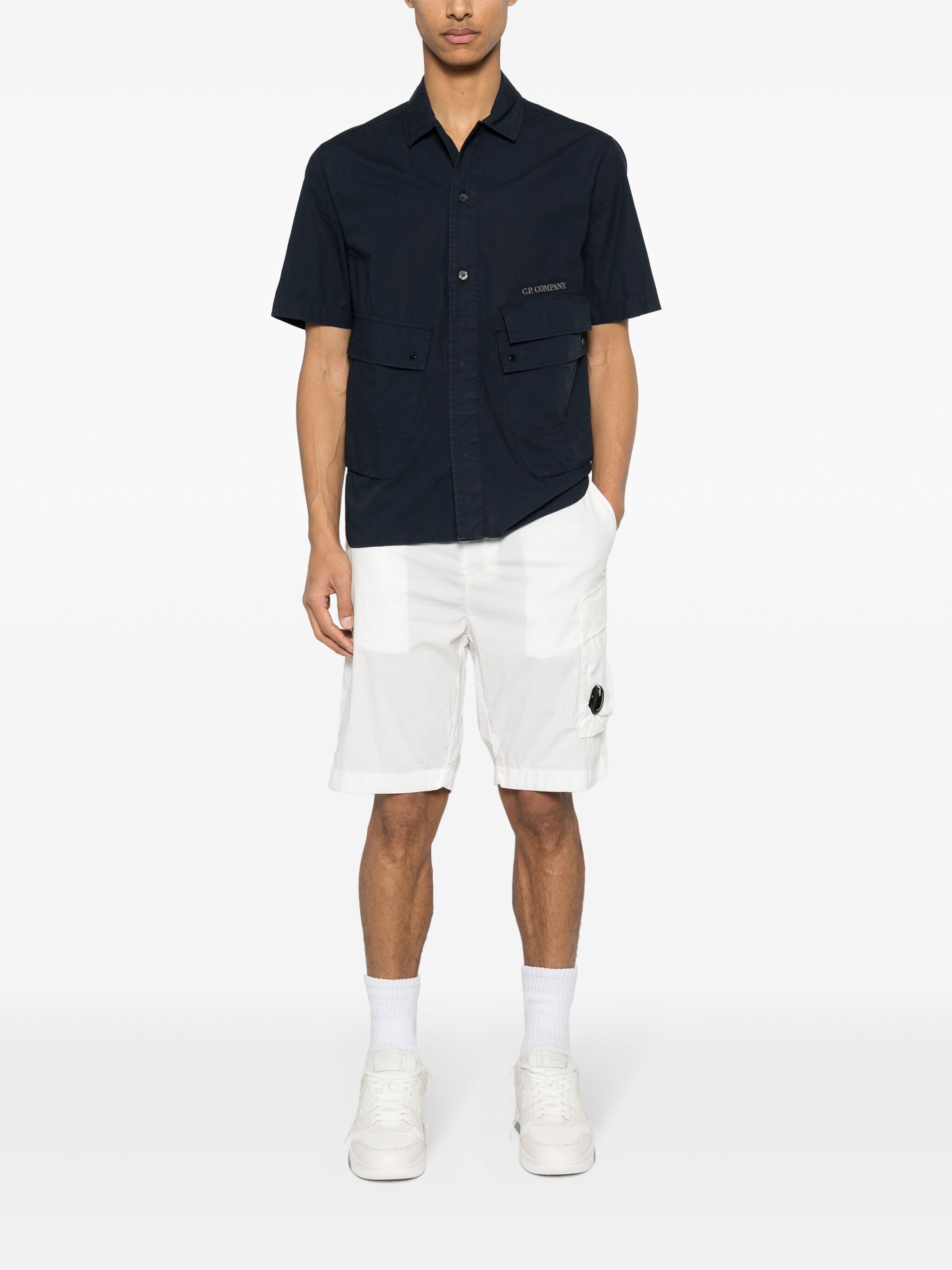 C.P. Company o1y1224 Logo Short in White Size US 34 / EU 50 - 2 Thumbnail