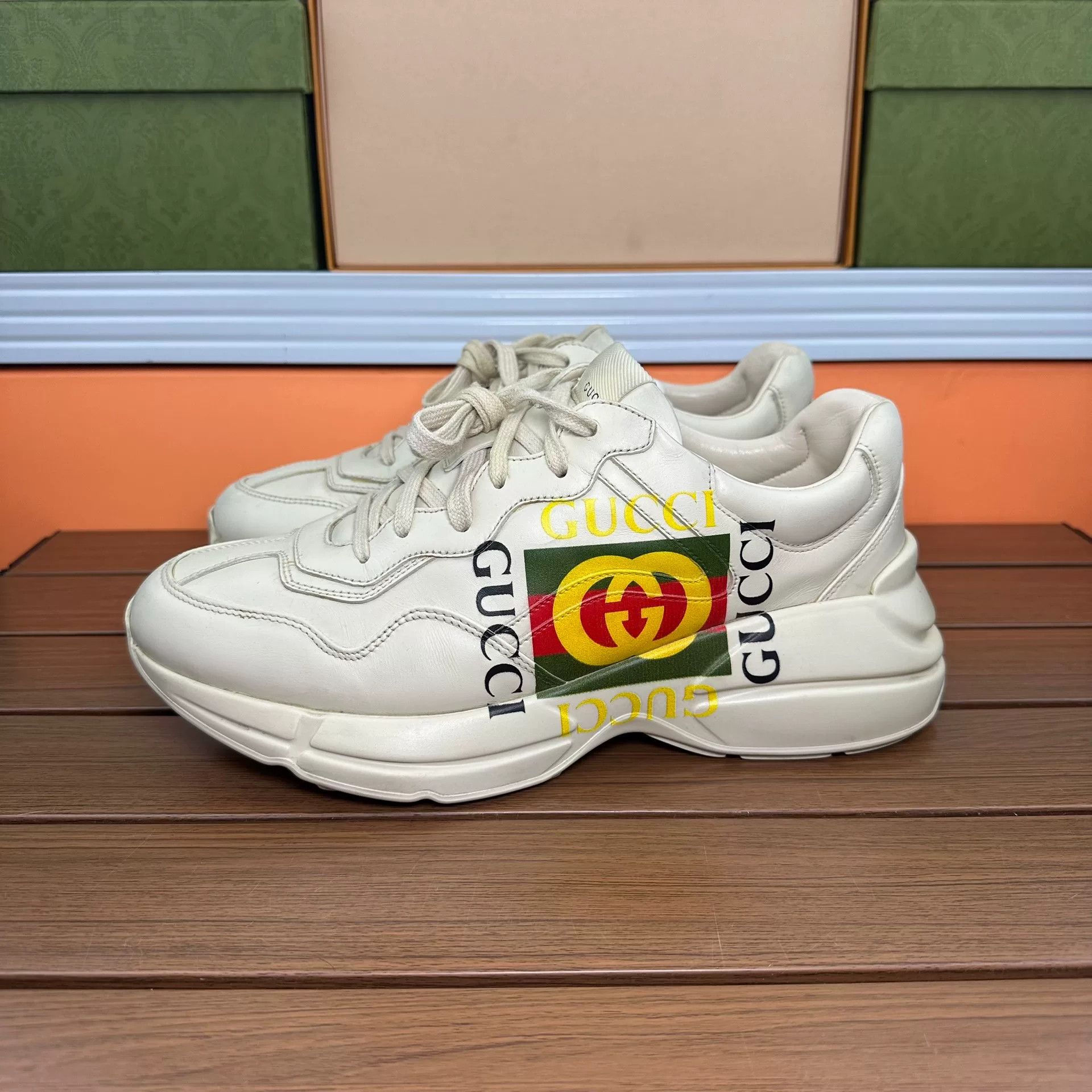 Gucci Gucci Printed White Lowtop Sneakers 9 Men Size US 9 / EU 42 - 1 Thumbnail