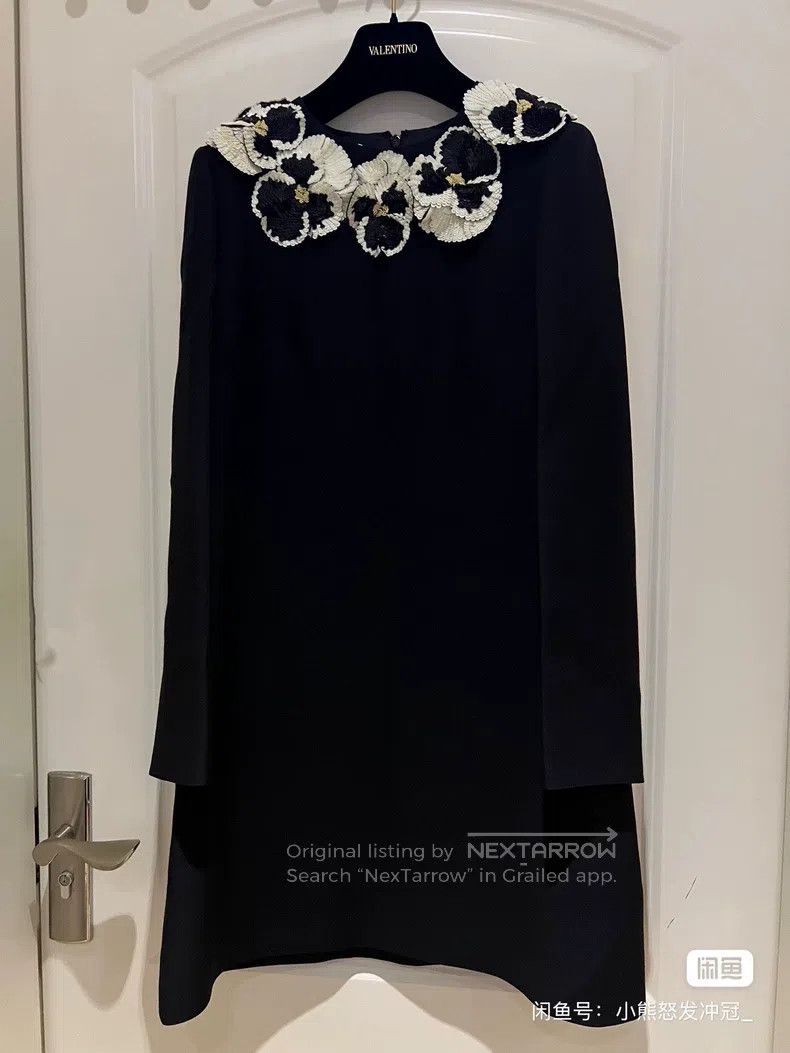 Valentino Valentino dress Size S / US 4 / IT 40 - 3 Thumbnail