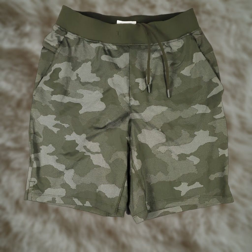 Lululemon Lululemon Shorts Mens M Green Camouflage Tie Elastic Waist Pockets Stretch Athletic Pattern Camouflage Logo 90s? (Note: Wait) Size US 31 - 1 Thumbnail
