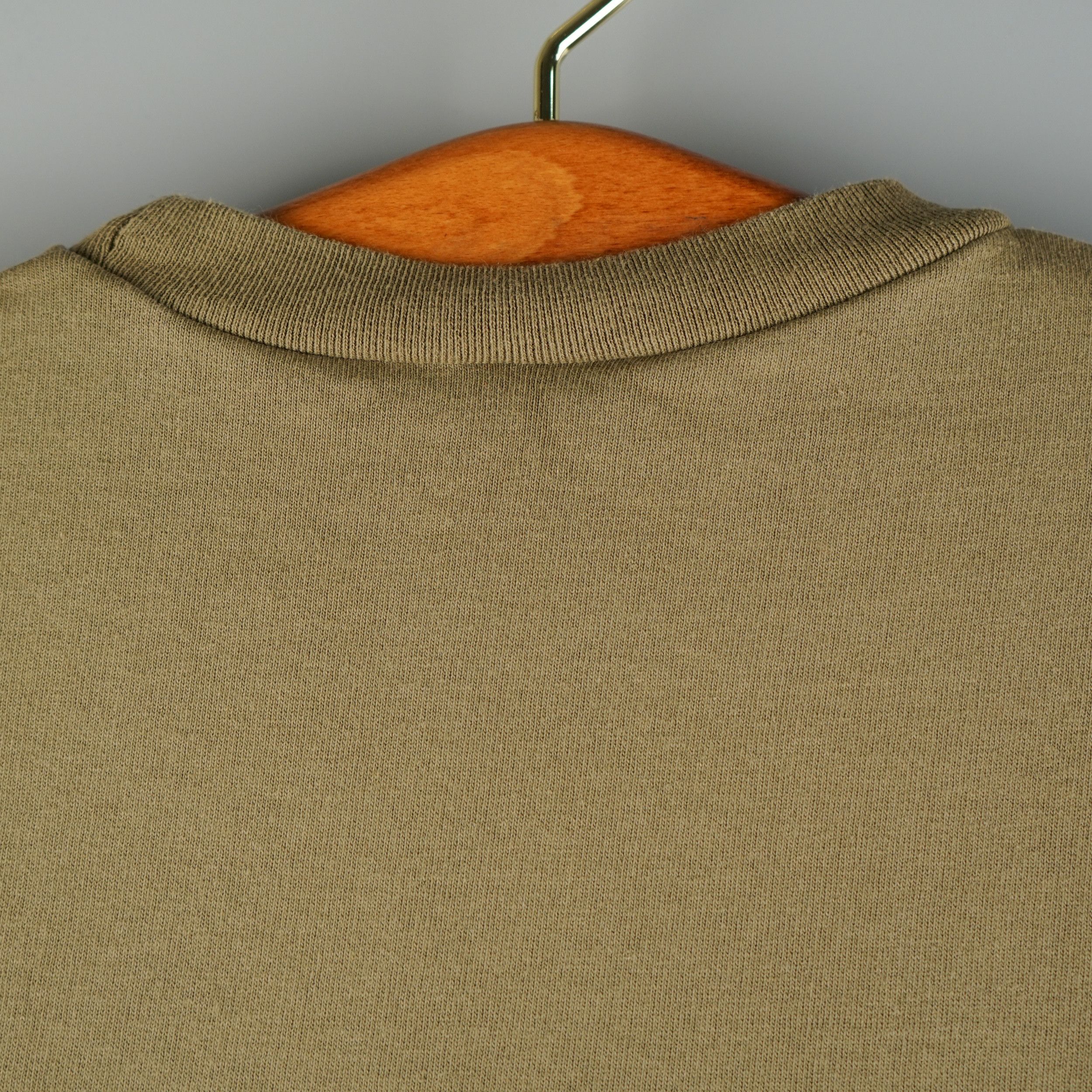 Vintage Vintage 2001 Lara Croft Tomb Rider Angelina Jolie Sweatshirt Size US M / EU 48-50 / 2 - 6 Thumbnail