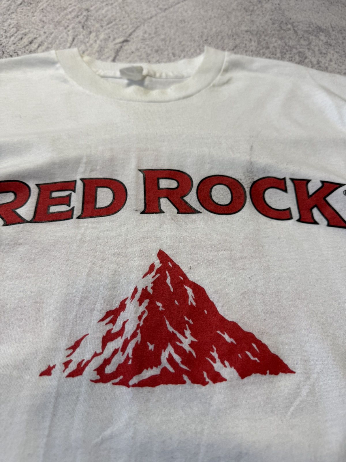 Vintage Vintage Red Rock Tee IT'S NOT RED AND THERE'S NO ROCKS IN IT Size US L / EU 52-54 / 3 - 11 Thumbnail