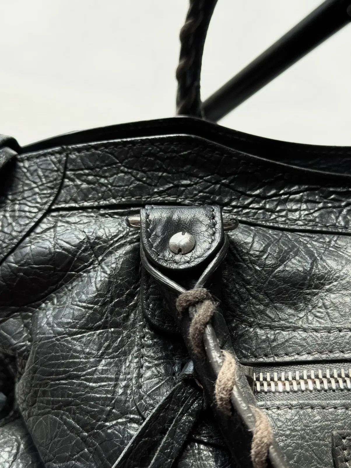 Balenciaga Vintage Balenciaga 00s City Bag Distressed Leather Handbag Size ONE SIZE - 14 Thumbnail