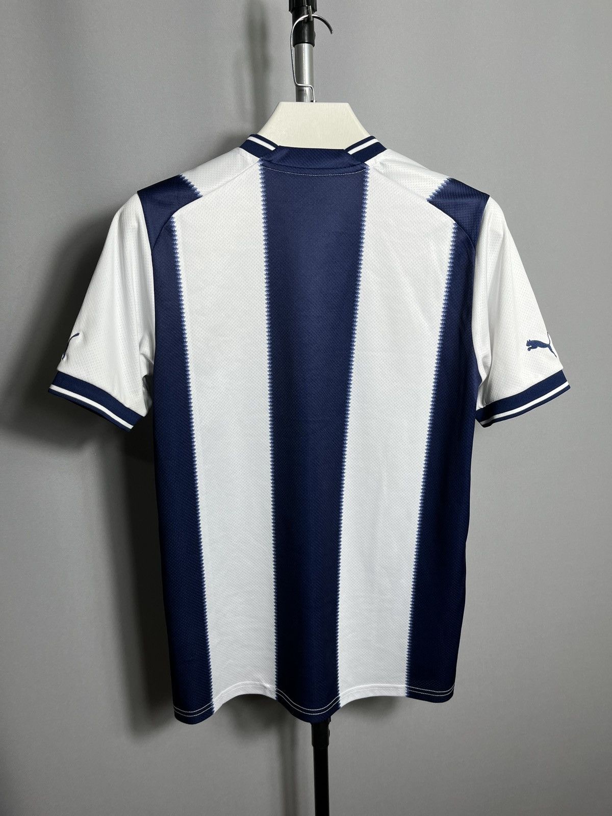 Puma Puma West Bromwich 2022-2023 home jersey mens shirt soccer Size US M / EU 48-50 / 2 - 8 Thumbnail