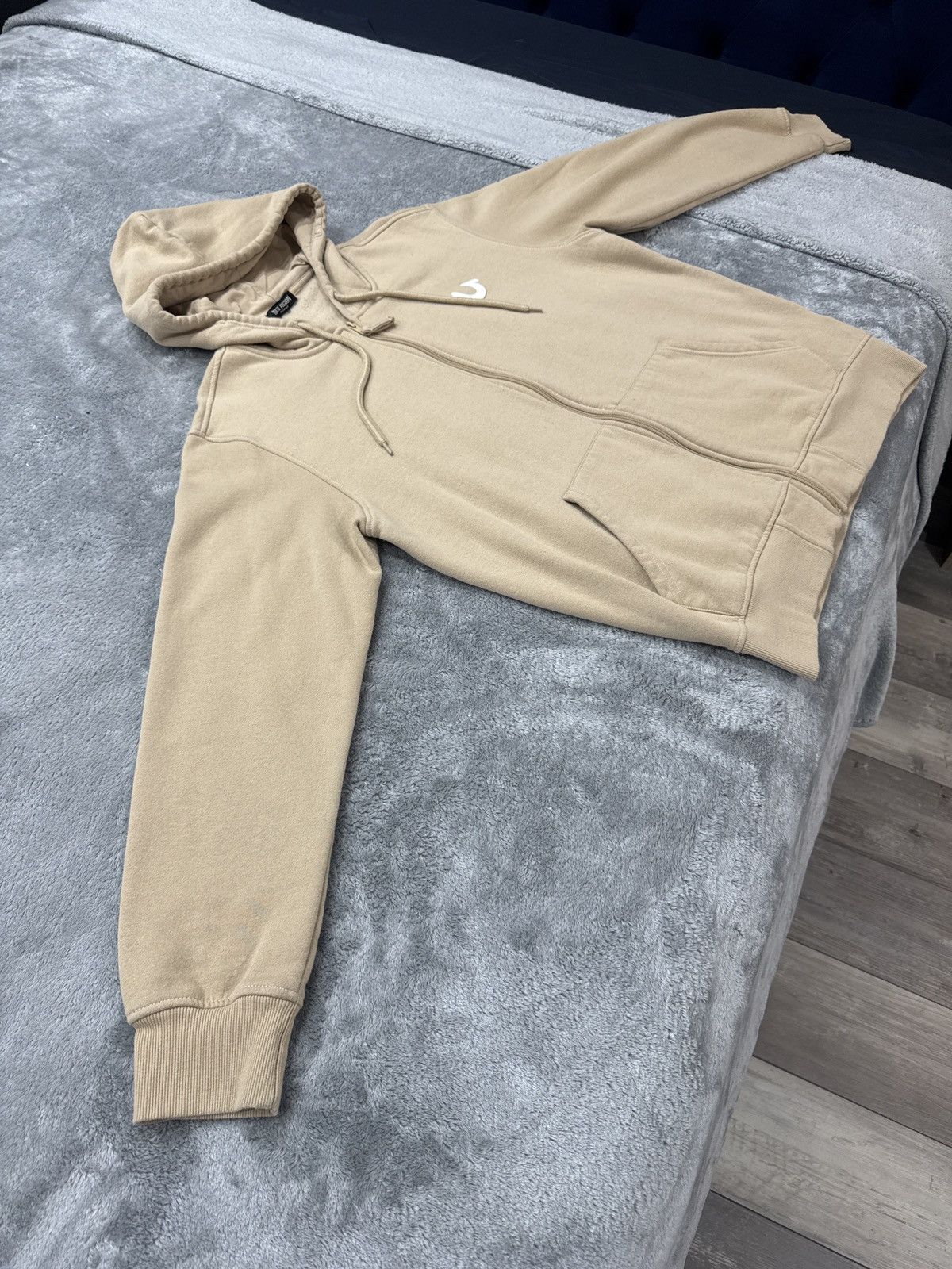 True Religion True religion rare color : beige , size Medium Size US M / EU 48-50 / 2 - 1 Thumbnail