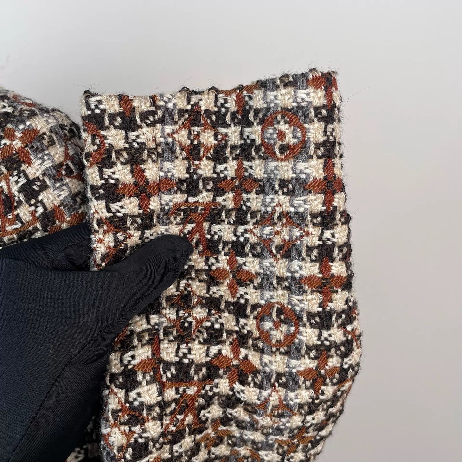 Louis Vuitton LV tweed blazer women's size 34 logo-lined tags & dust bag Size XS / US 0-2 / IT 36-38 - 6 Thumbnail