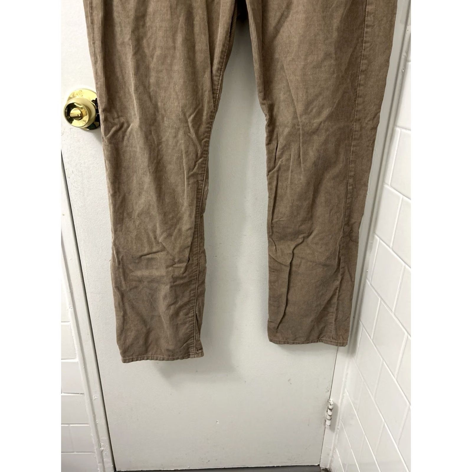 J.Crew 2. I've focused on the core keywords: "Corduroy," "J.Crew 1040," "Tan," "Relaxed Fit," "Pockets," "Mens Size 35/30," and "Classic Casual. Size US 35 - 3 Thumbnail