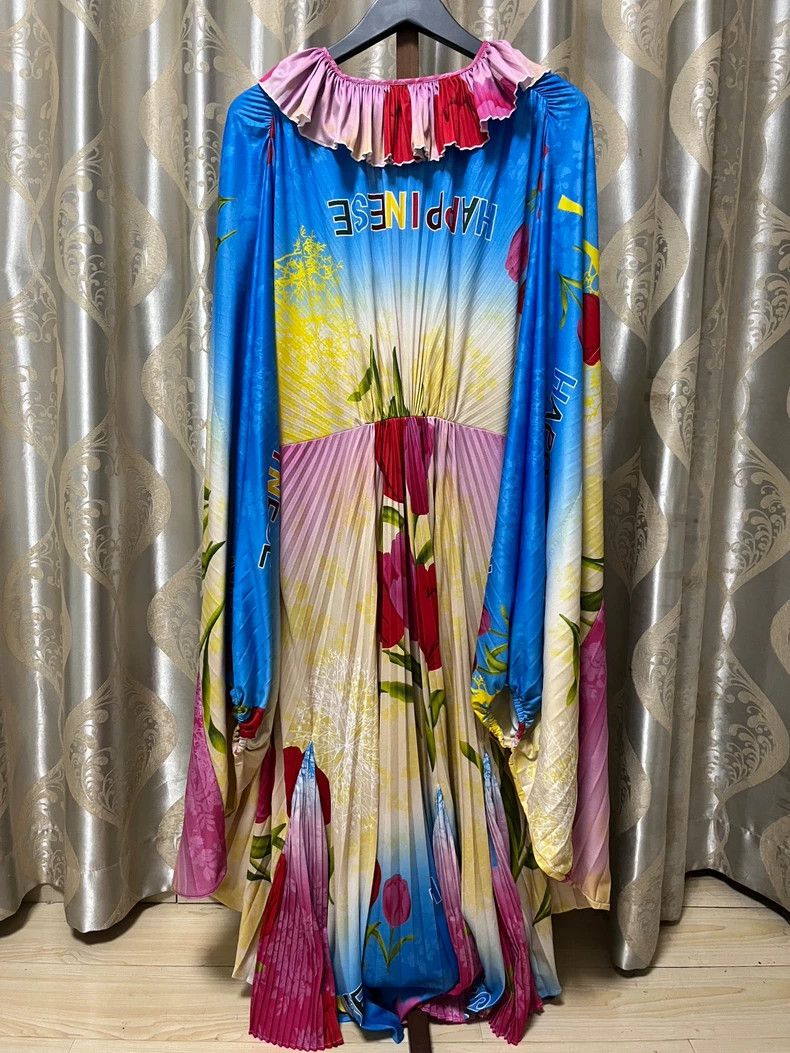 Vetements Vetements 19ss Showpiece Happy Rose Cloak Size XS / US 0-2 / IT 36-38 - 2 Thumbnail