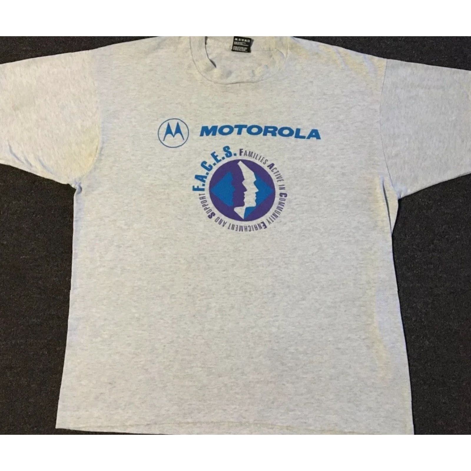 Apple VINTAGE Motorola Faded Shirt XL Gray Short Sleeve Crew Neck Men T-Shirt 90s Retro Cell Phone Rock Punk Hip Hop 80s USA USA Mens XL Shirt Size US XL / EU 56 / 4 - 2 Thumbnail