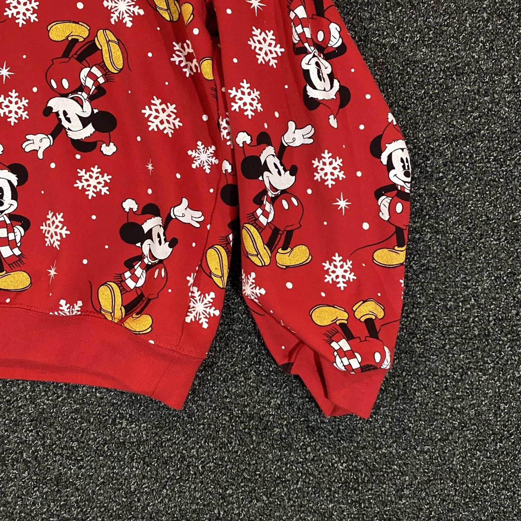 Disney VINTAGE Mickey Mouse Sweatshirt Womens L Red Christmas Disney Pullover Crewneck Sweater Womens Size L / US 10 / IT 46 - 3 Thumbnail