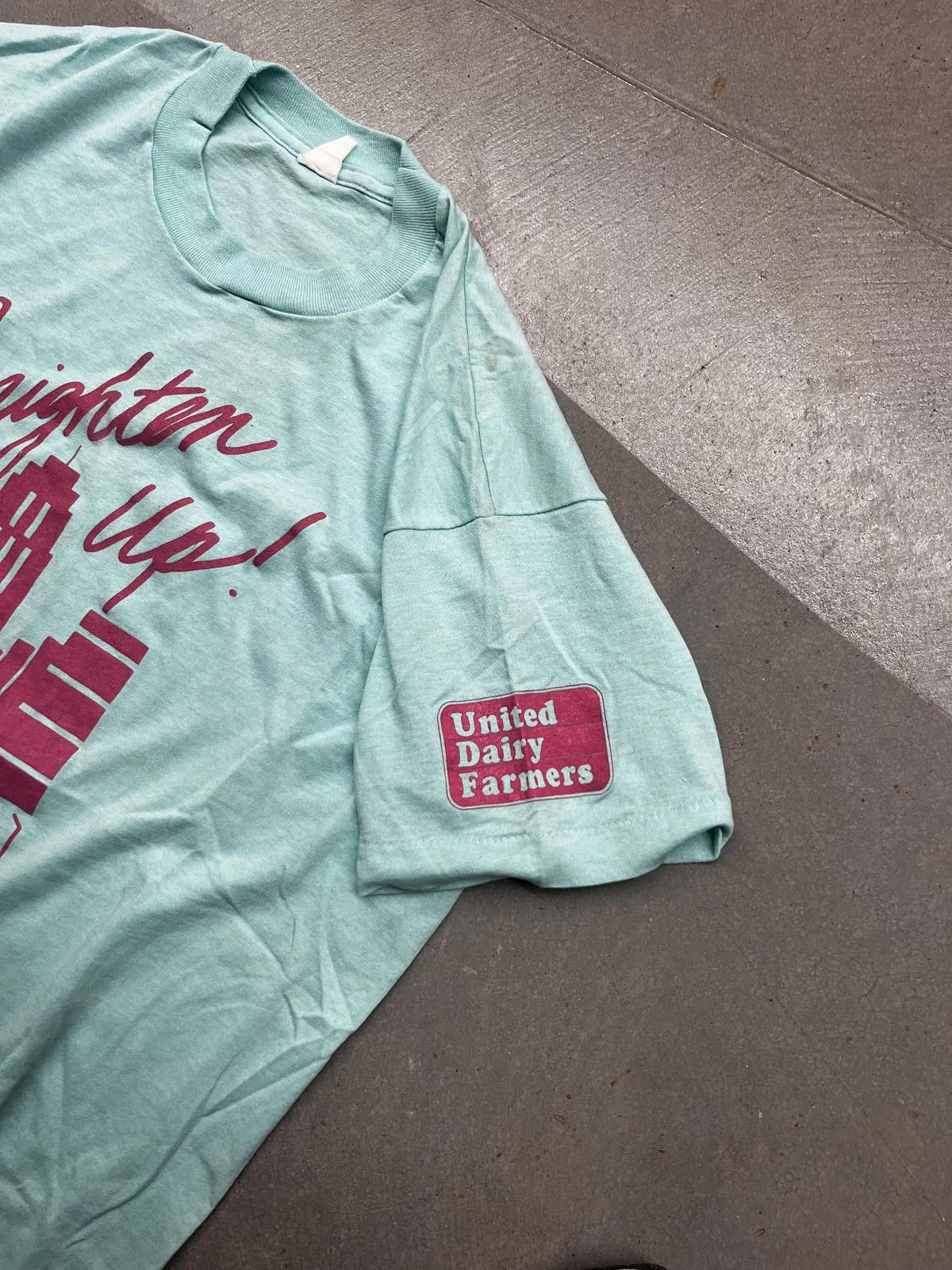 Other Vintage 80s/90s "Brighten Up Clean Cincinnati" UDF Tee Size US M / EU 48-50 / 2 - 5 Thumbnail