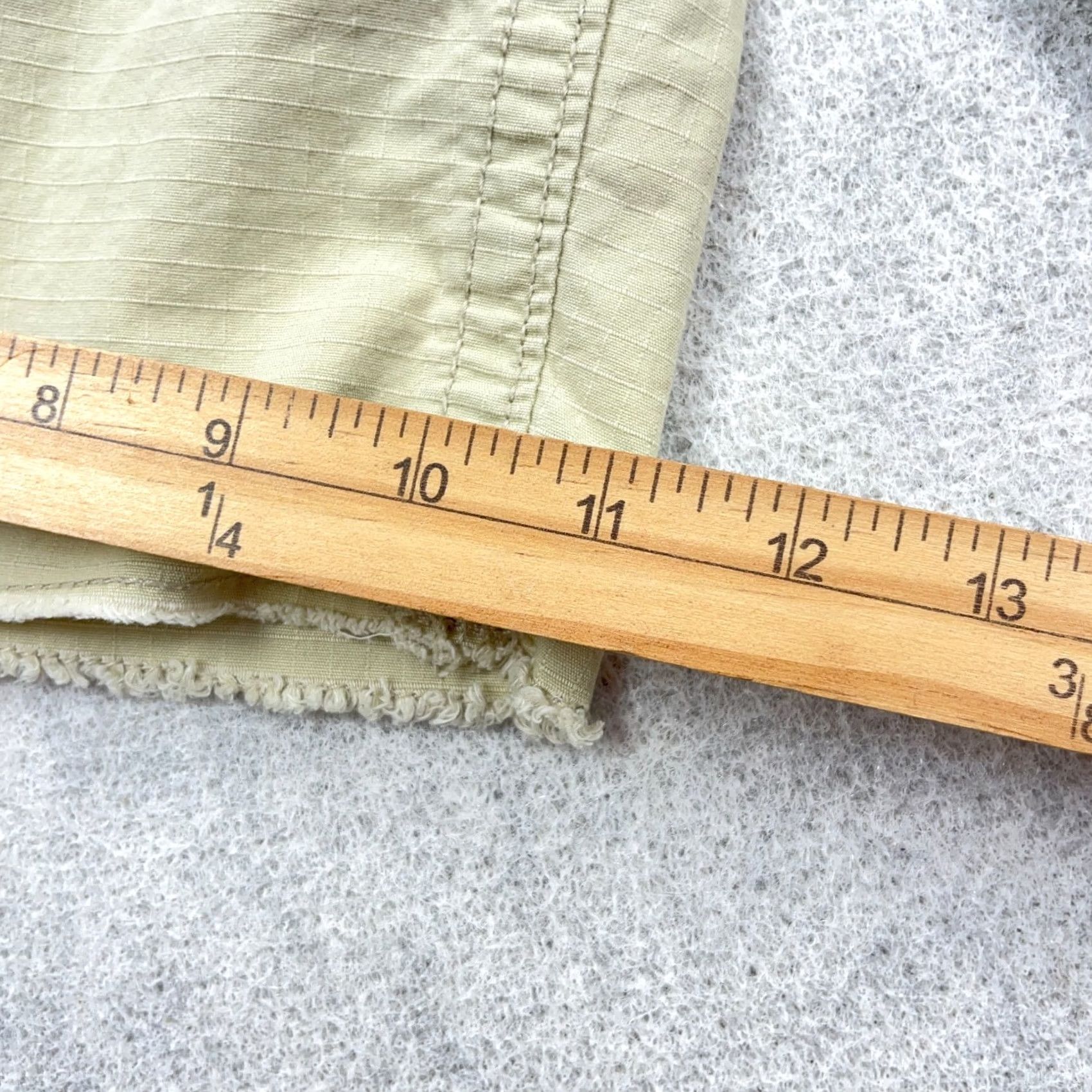 American Eagle Outfitters VINTAGE American Eagle Outfitters Cargo Shorts Men 26 Tan Classic Length Rip Stop Khaki Size US 26 / EU 42 - 4 Thumbnail