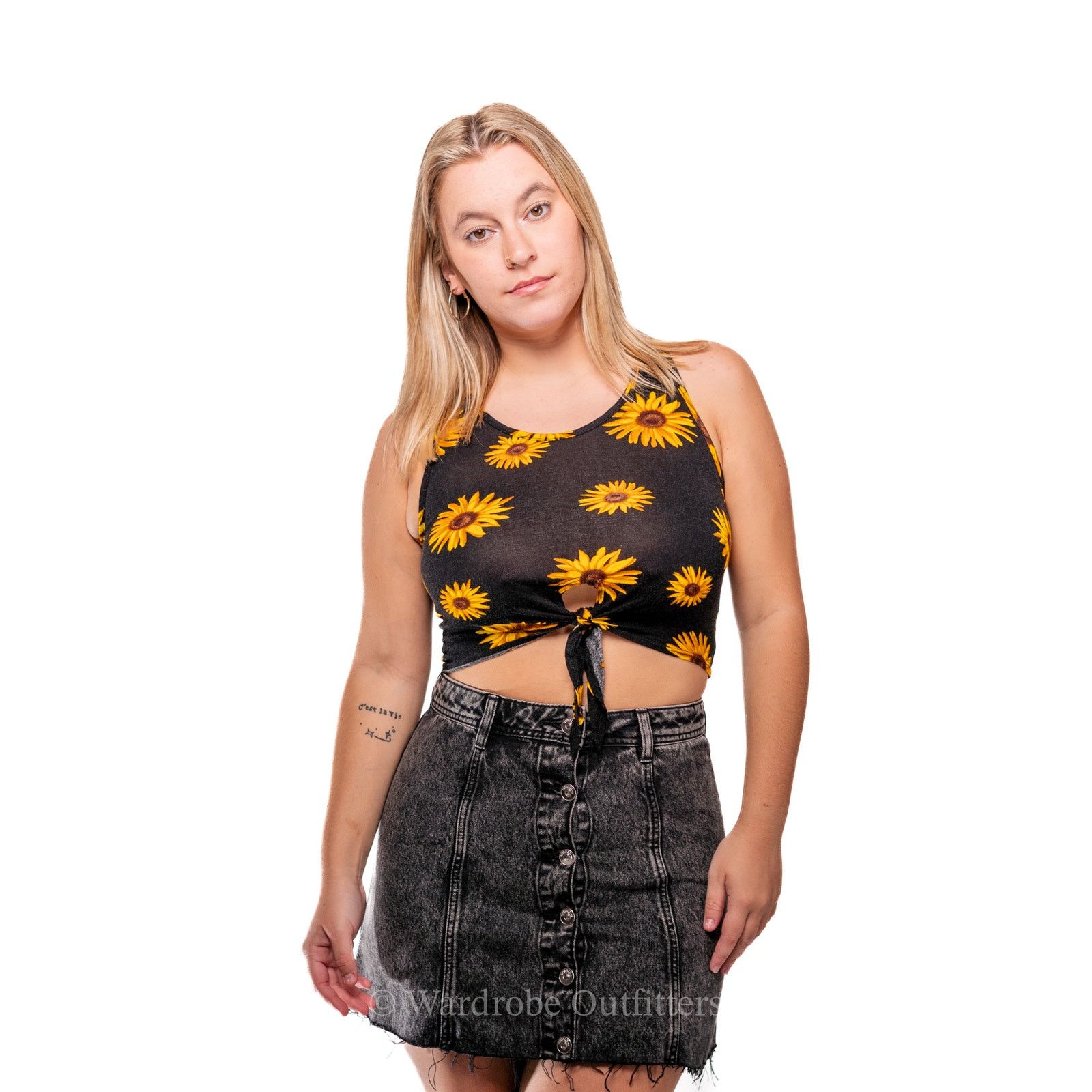 Designer Charlotte Russe Sunflower Tie Front Crop Tank Top Size XS / US 0-2 / IT 36-38 - 1 Thumbnail