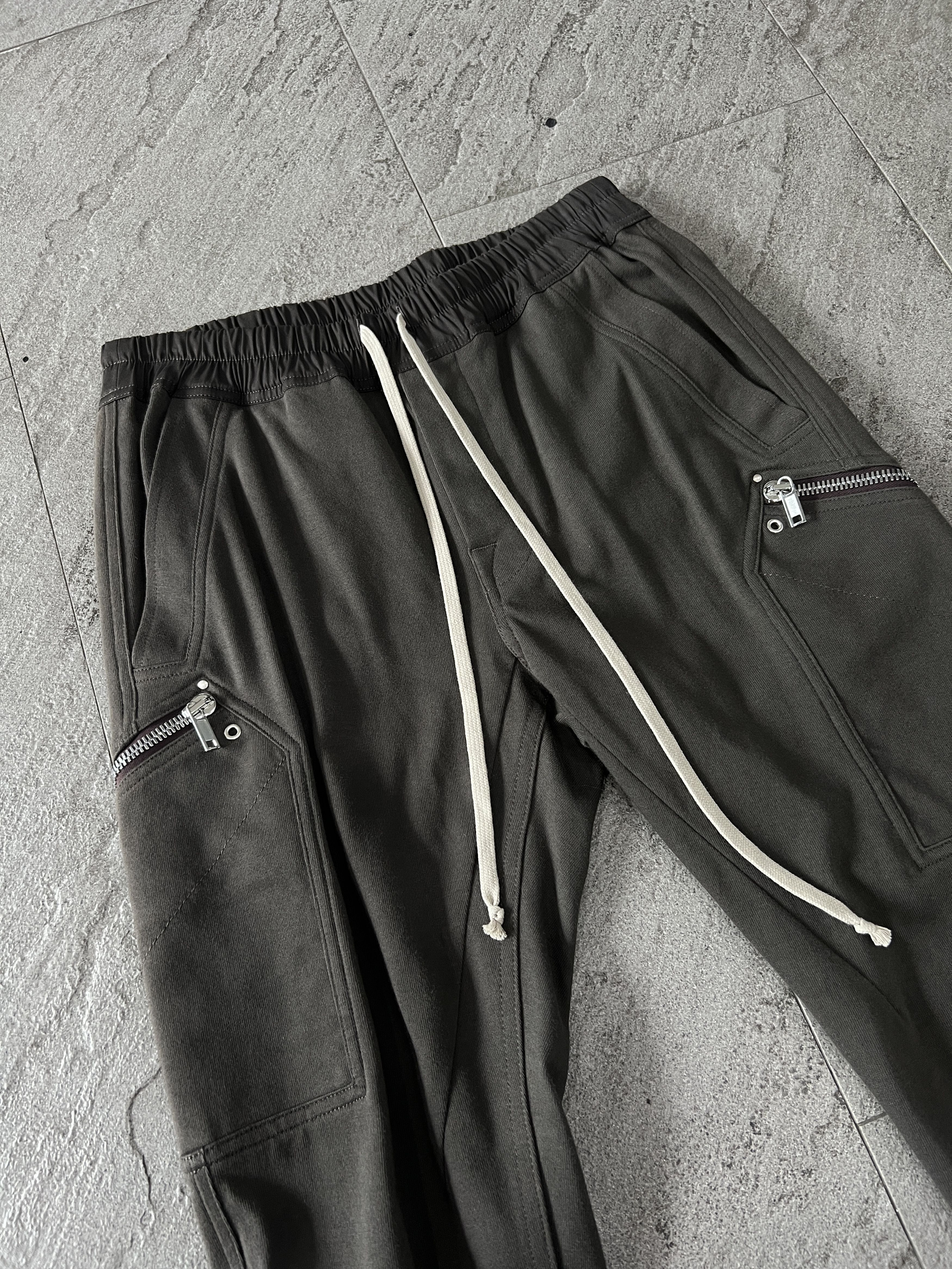 Rick Owens Rick Owens Mainline FW20 Performa Paneled Cargo Joggers Size US 29 - 4 Thumbnail