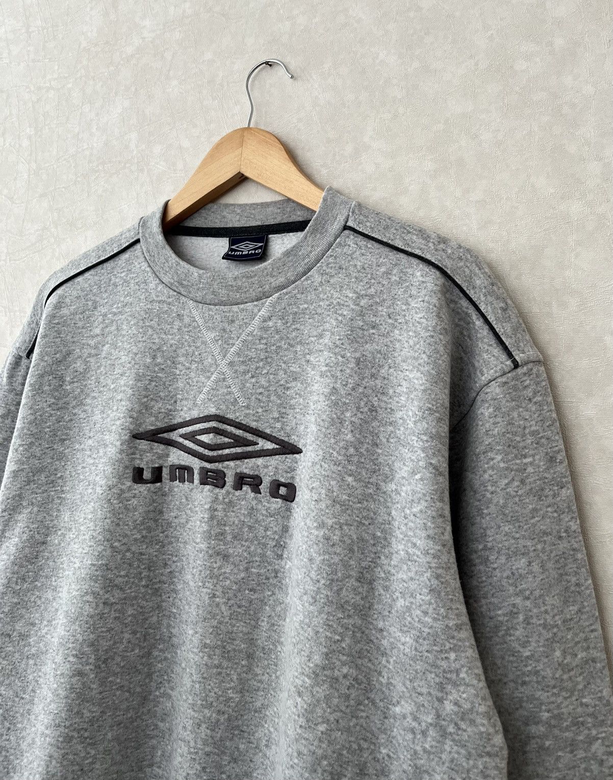 Umbro Vintage Umbro Big Logo Sweatshirt 00s Size US M / EU 48-50 / 2 - 6 Thumbnail