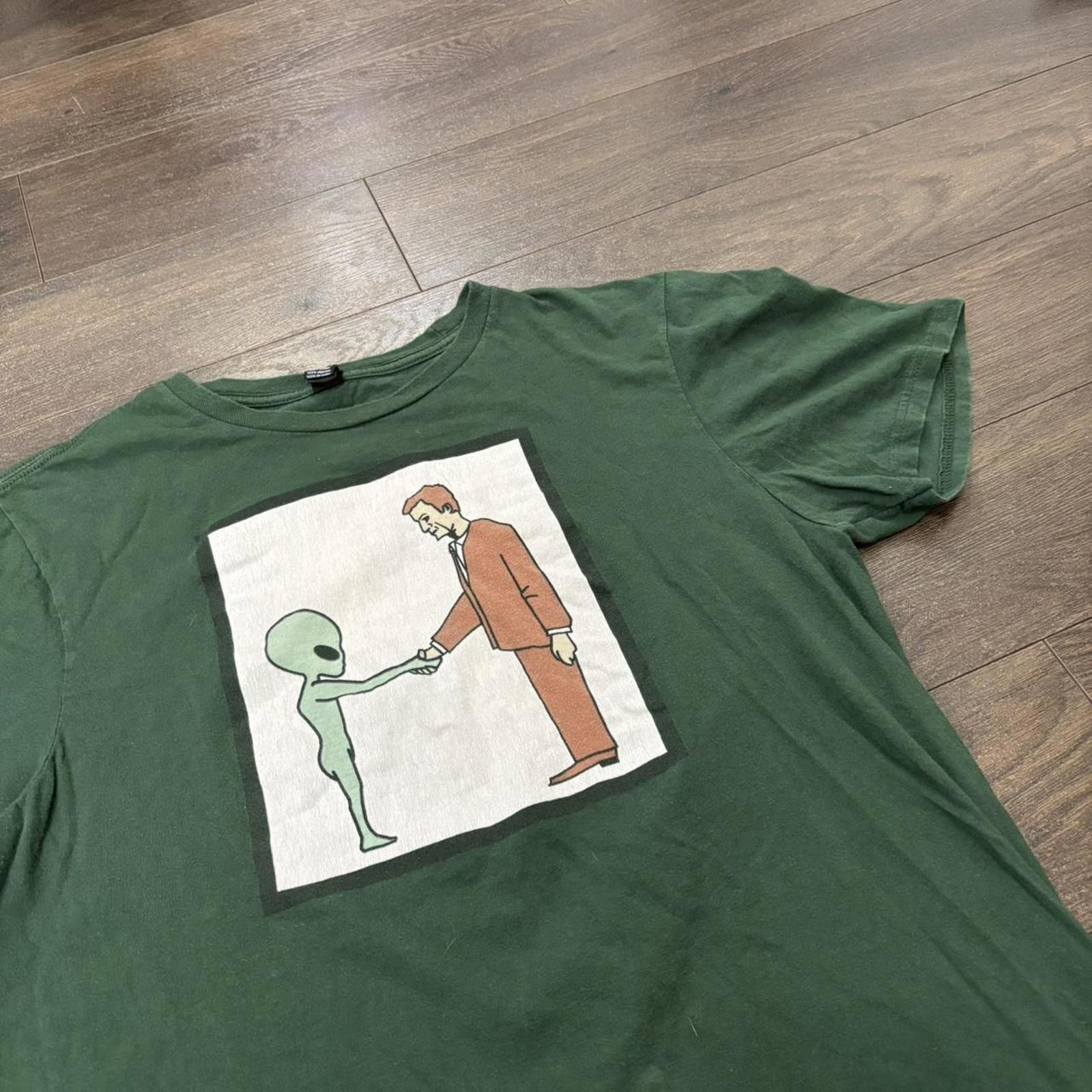 Other helmet alien handshake t shirt M | Grailed
