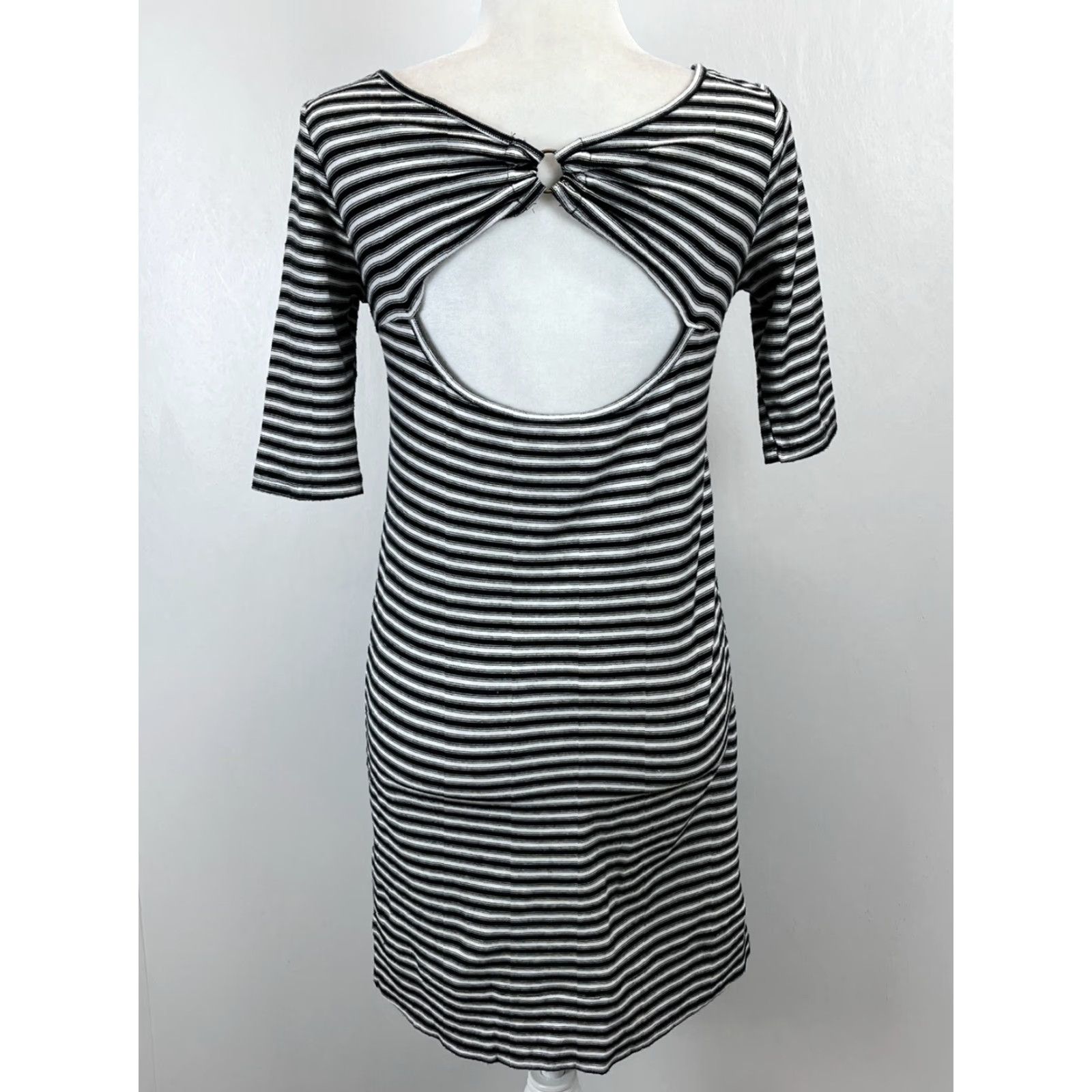 Free People Free People T Shirt Dress XS Striped Black White Back Cutout Bohemian Casual Short Sleeve Round Neck Women's Dress Size XS / US 0-2 / IT 36-38 - 4 Thumbnail