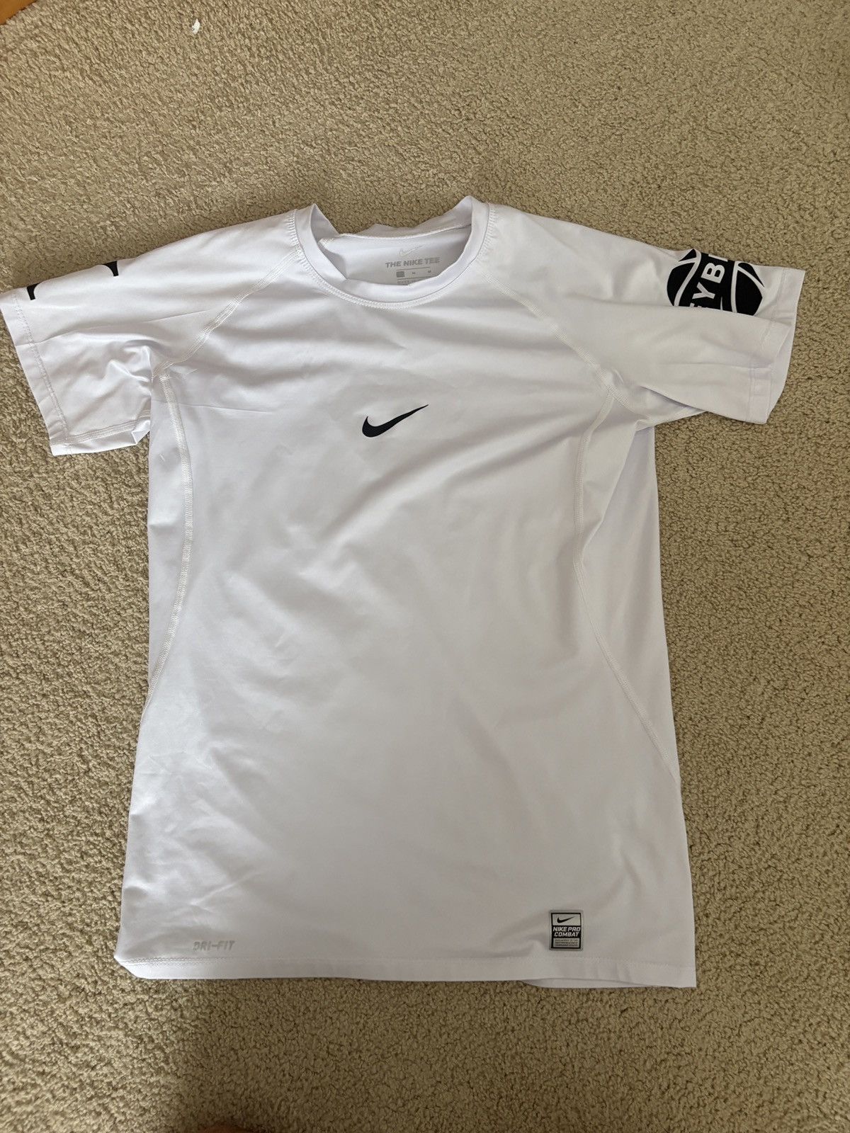 Nike Nike EYBL Compression White Size US M / EU 48-50 / 2 - 1 Thumbnail