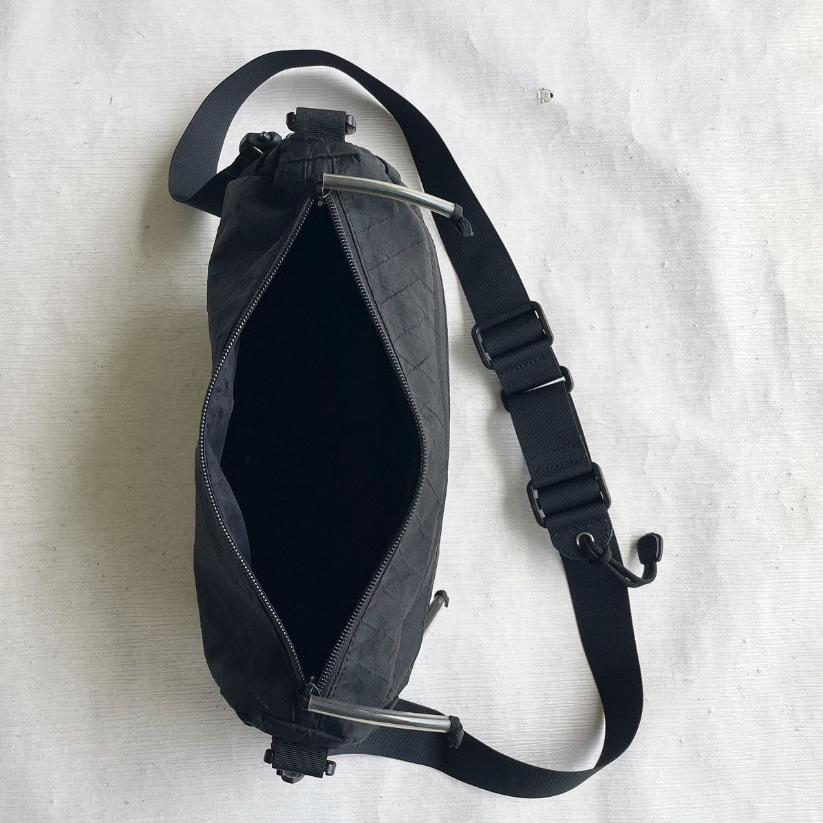 Japanese Brand 🇯🇵 JAPANESE BRAND FULLCLIP TRIPPIN CROSSBODY BOAT SHAPE Size ONE SIZE - 13 Thumbnail