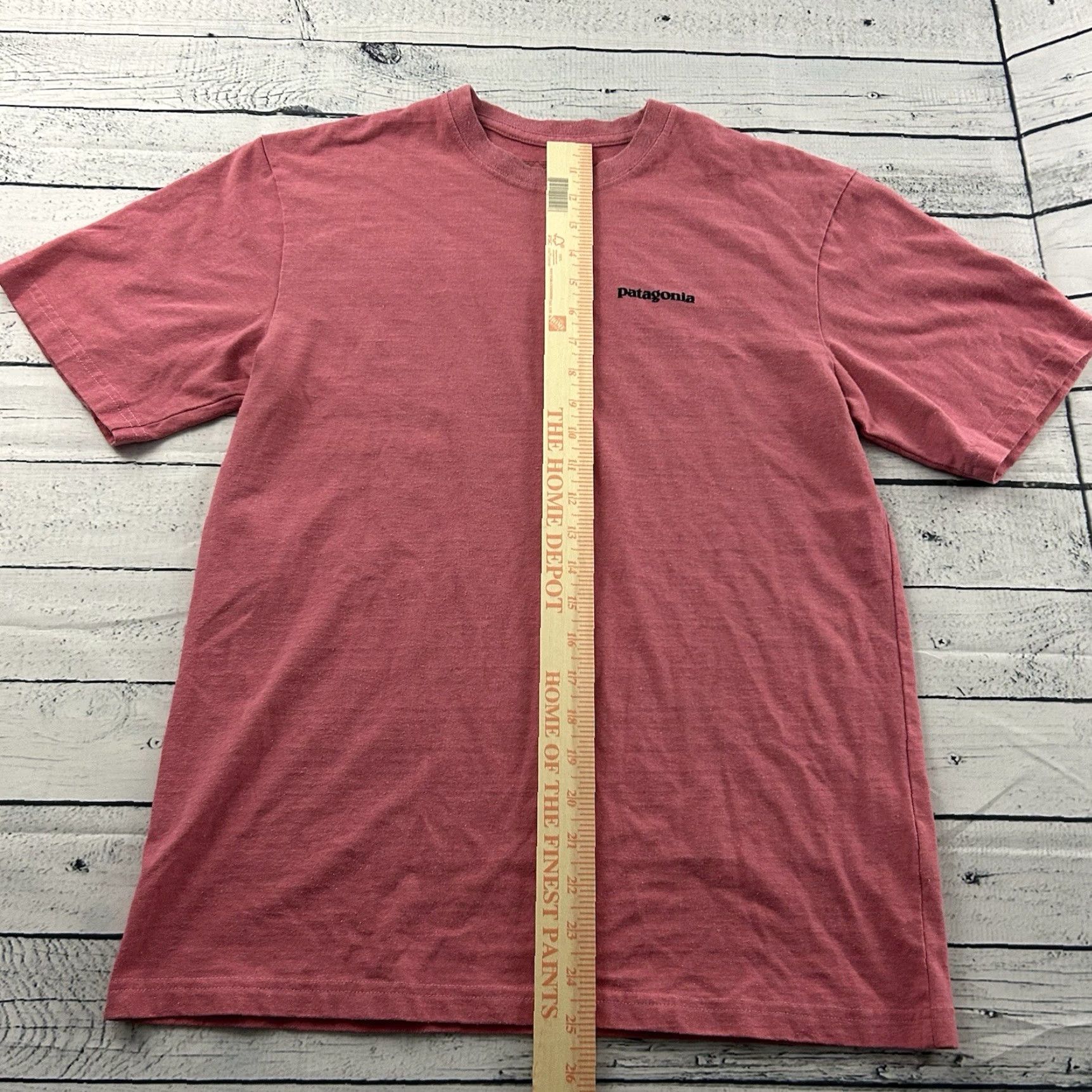 Patagonia Patagonia Fitz Roy Logo Regular Fit Short Sleeve T Shirt Men's Small Pink Mens Size US S / EU 44-46 / 1 - 4 Thumbnail