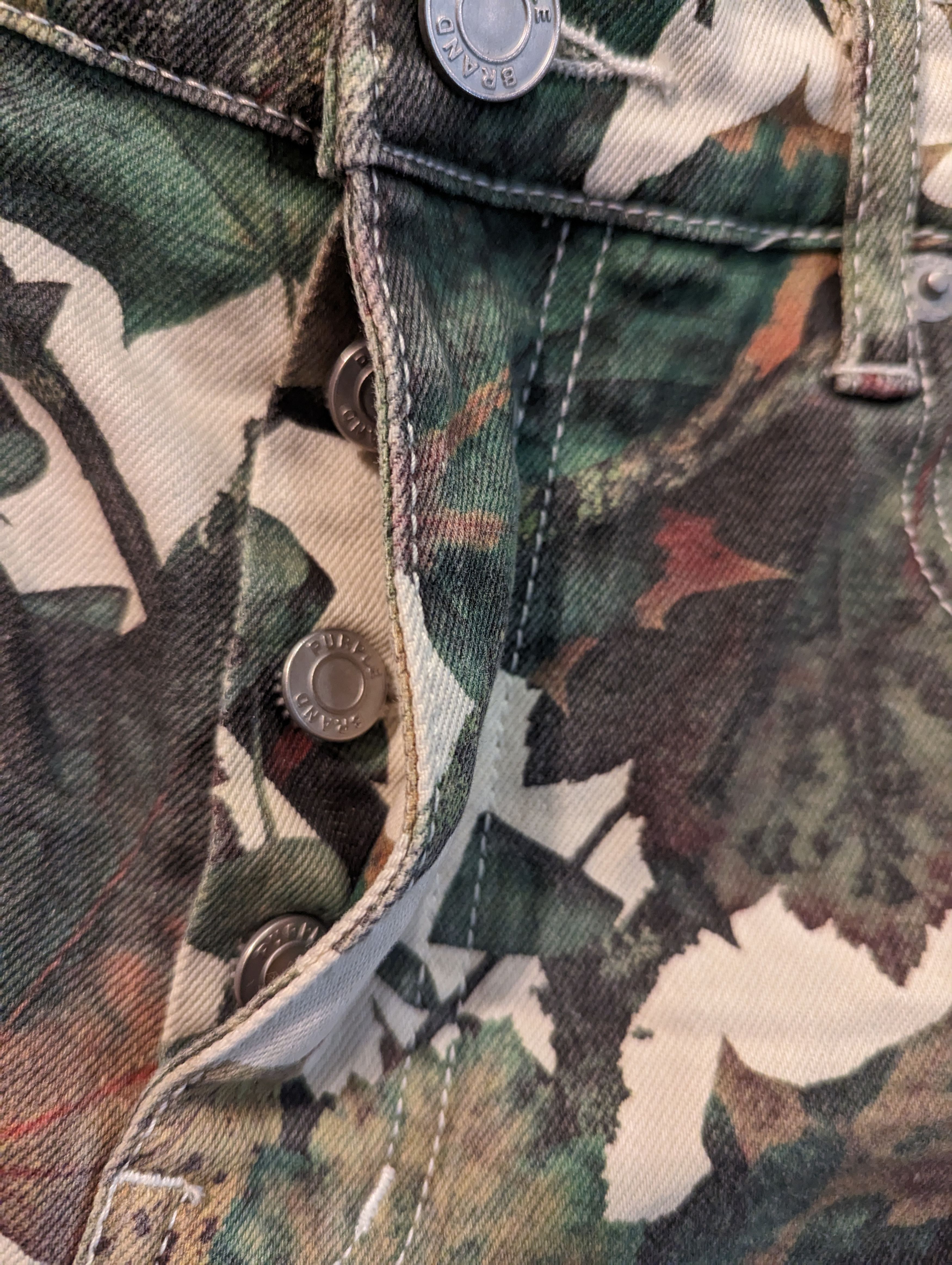 Purple Brand Leaf-print jeans Size US 33 - 11 Thumbnail