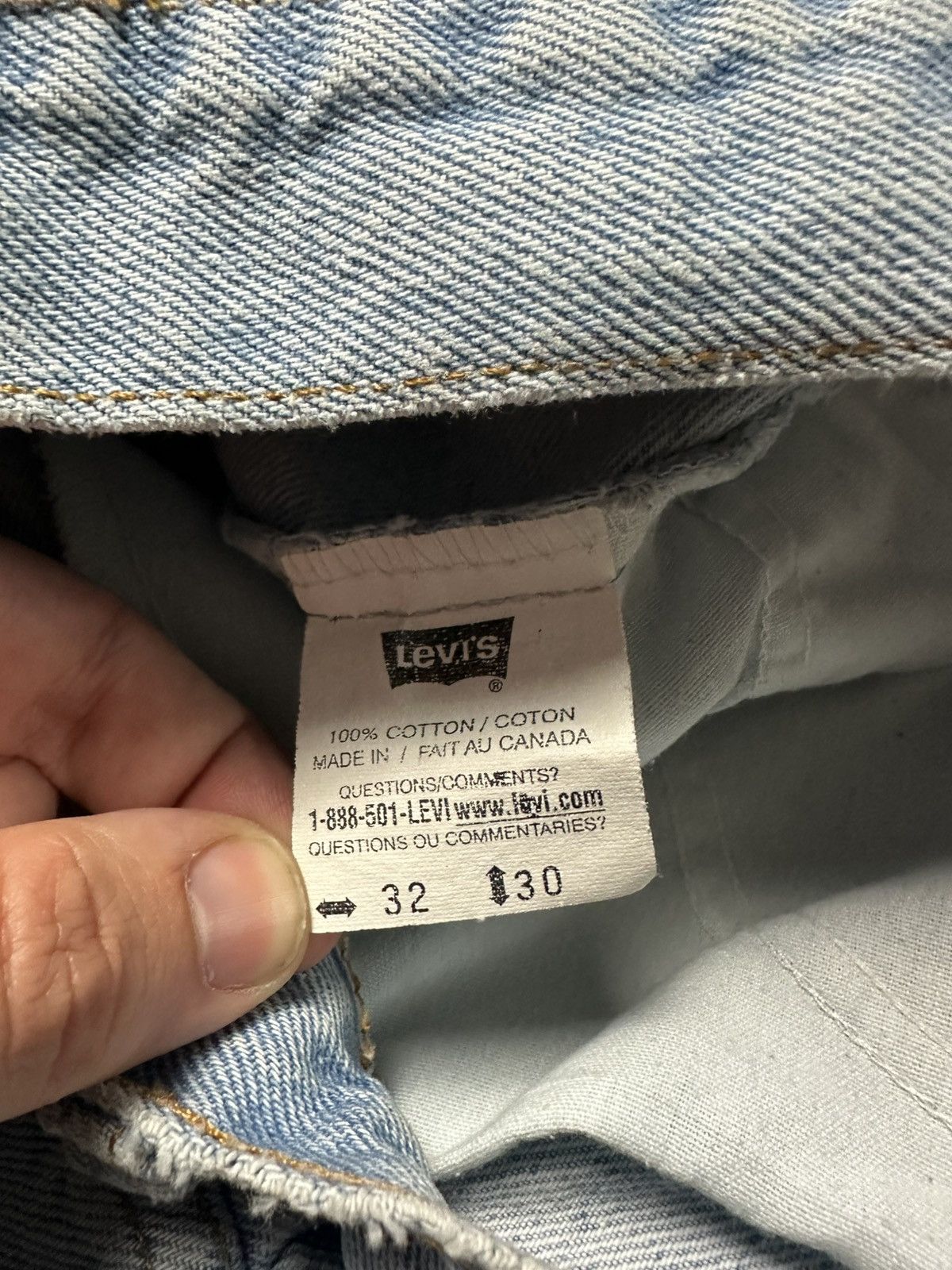 Levi's × Vintage Vintage Levi’s Ripped Lightwash Jeans Size 32 Size US 32 / EU 48 - 4 Thumbnail