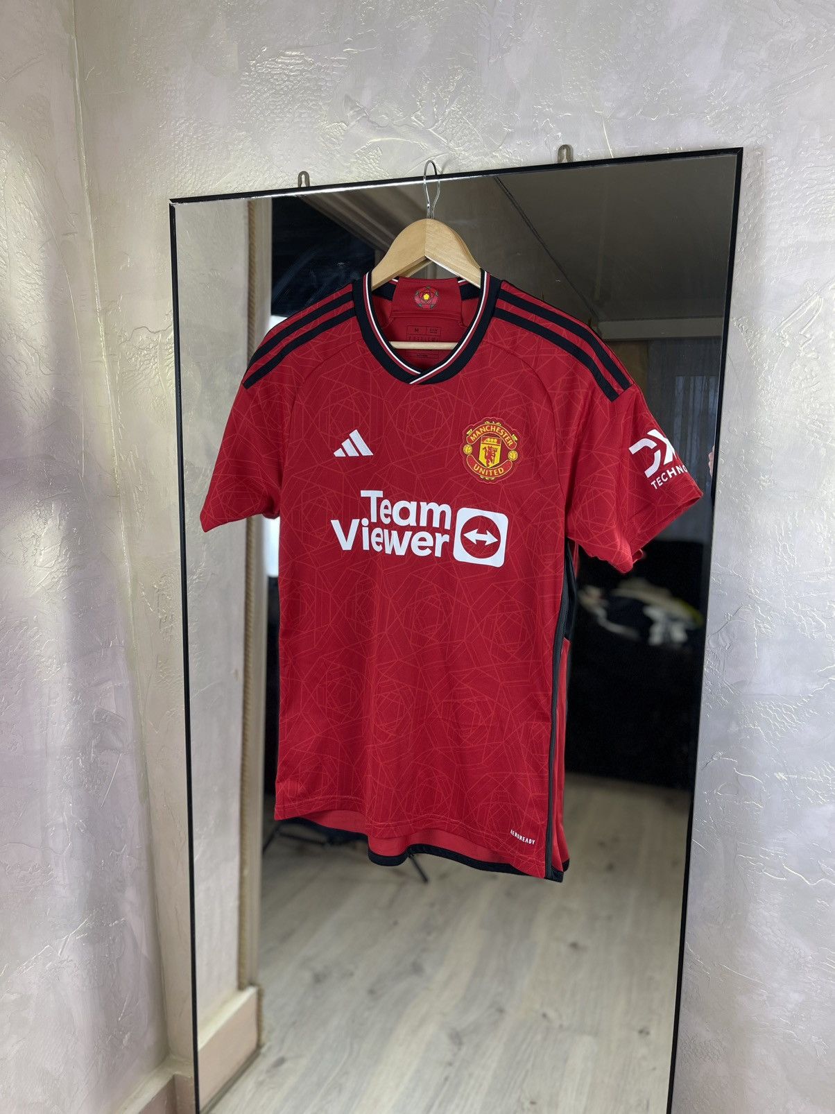 Adidas 23/24 Manchester United Home Jersey / Aeroready Tech Fabric Size US M / EU 48-50 / 2 - 1 Thumbnail