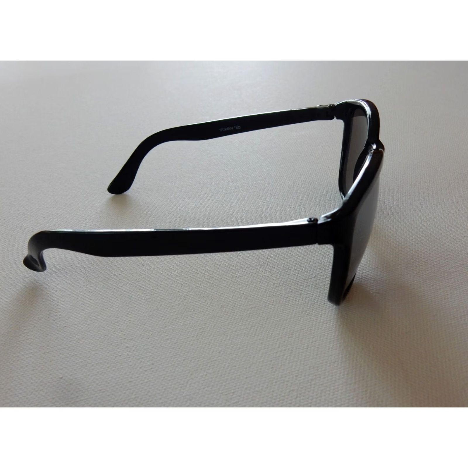 Vintage ISki Sunglasses Unisex Adults Mirrored Black Frame Sunglasses Size ONE SIZE - 3 Thumbnail