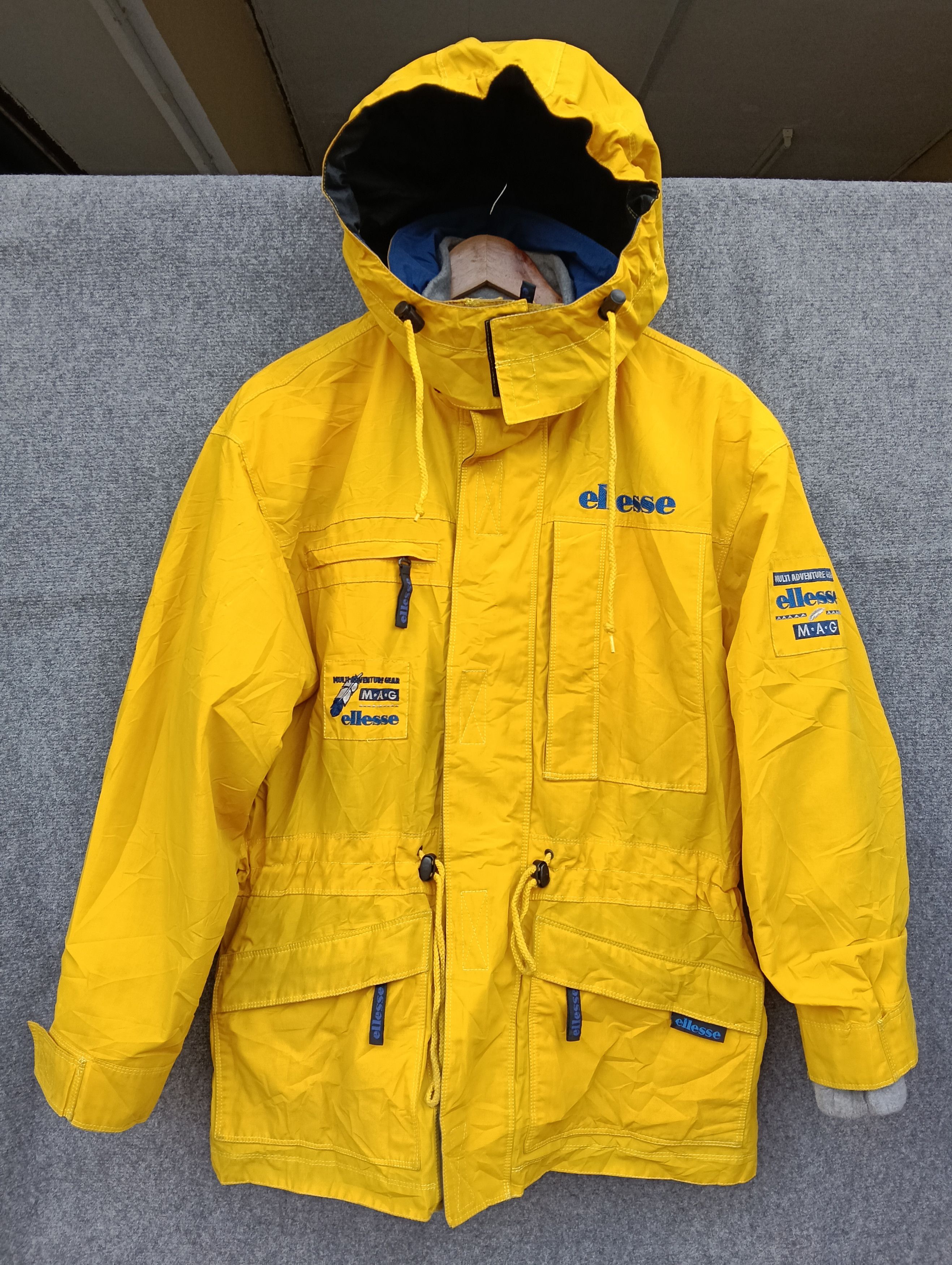 Ellesse Vintage ELLESSE multi adventure Gear mountain jacket yellow Size US L / EU 52-54 / 3 - 1 Thumbnail