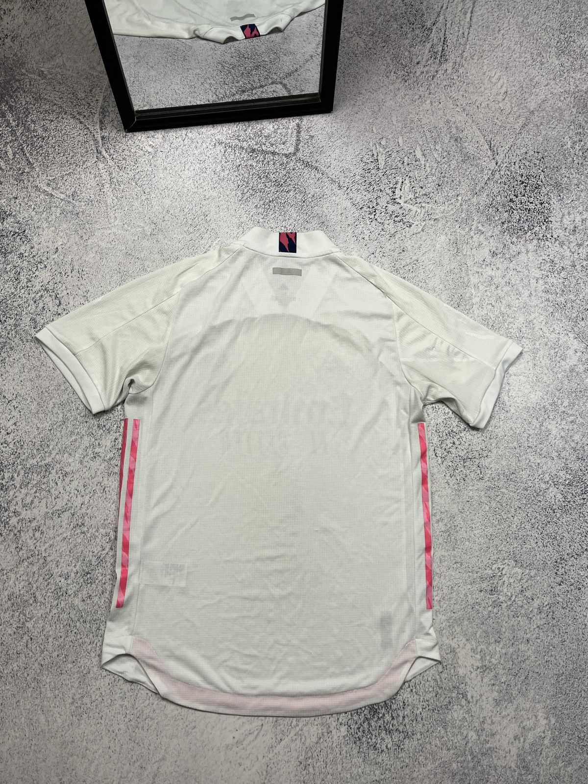 Adidas Real Madrid Adidas 2020/21 Season Player Soccer Jersey Pink Size US M / EU 48-50 / 2 - 16 Thumbnail
