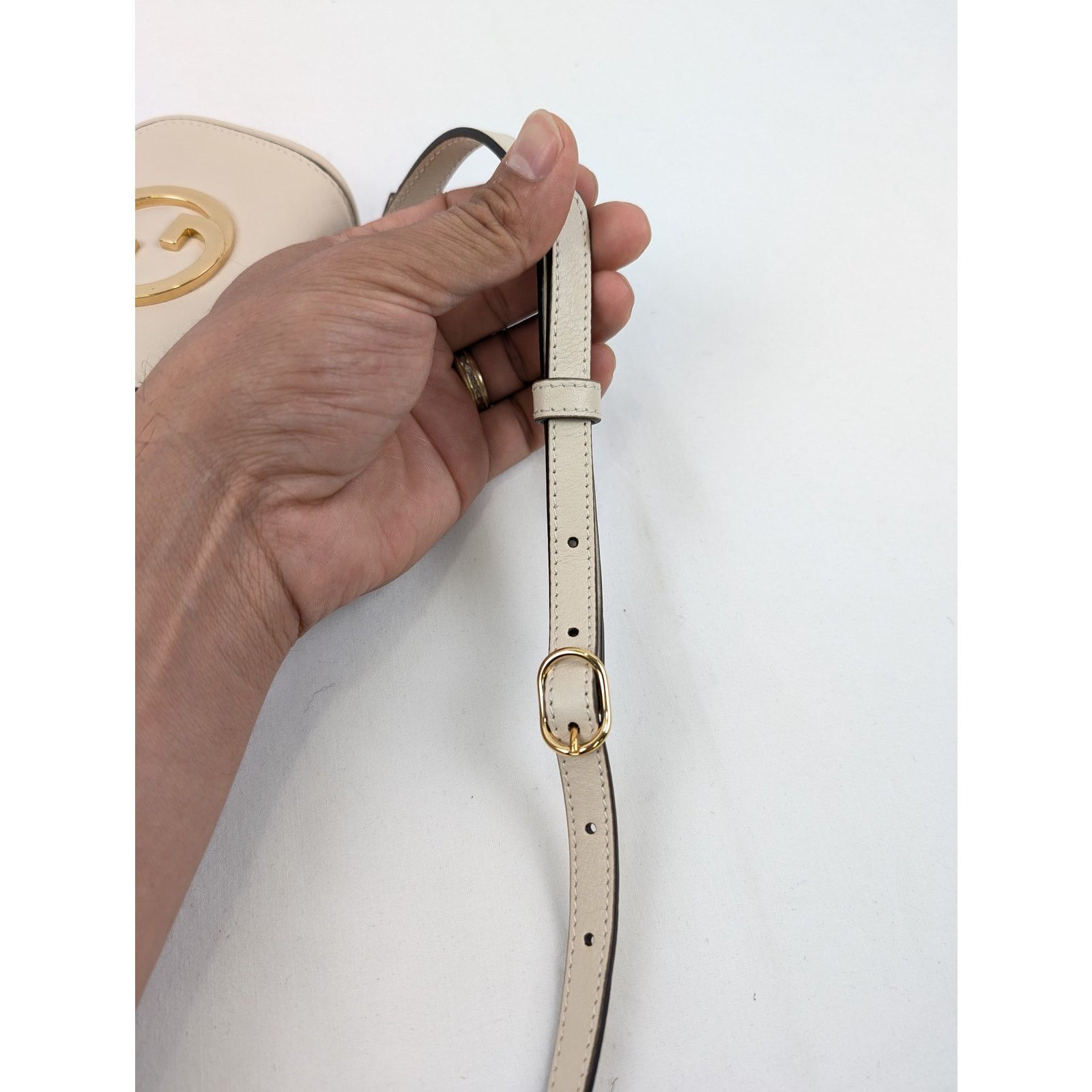 Gucci o1rshd1 Size: OS / C.Case W/Strap Bag in Beige Size ONE SIZE - 9 Thumbnail