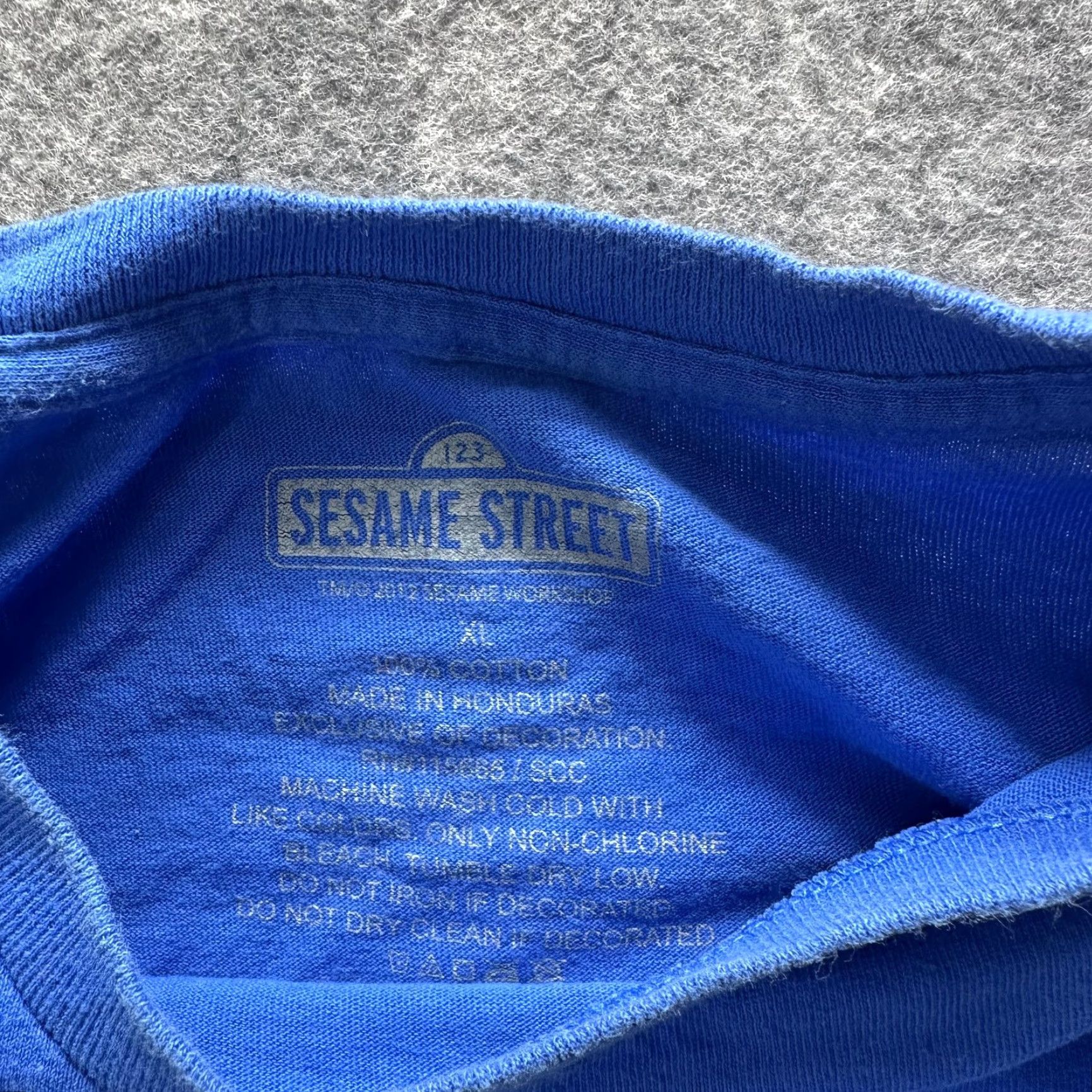 Vintage Sesame Street Shirt Mens XL Blue Graphic Keep Calm Eat Cookies T-Shirt Size US XL / EU 56 / 4 - 3 Thumbnail