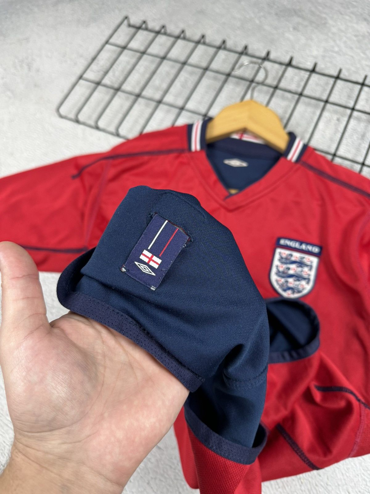 Umbro × Vintage 2002 England National Team Away Umbro Jersey Blokcore M sz Size US M / EU 48-50 / 2 - 9 Thumbnail