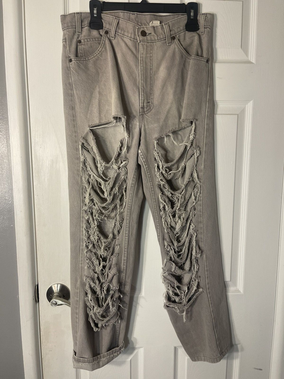 Levi's Levi’s 550 Distressed Jeans Beige W34 L32 Size US 34 / EU 50 - 1 Thumbnail