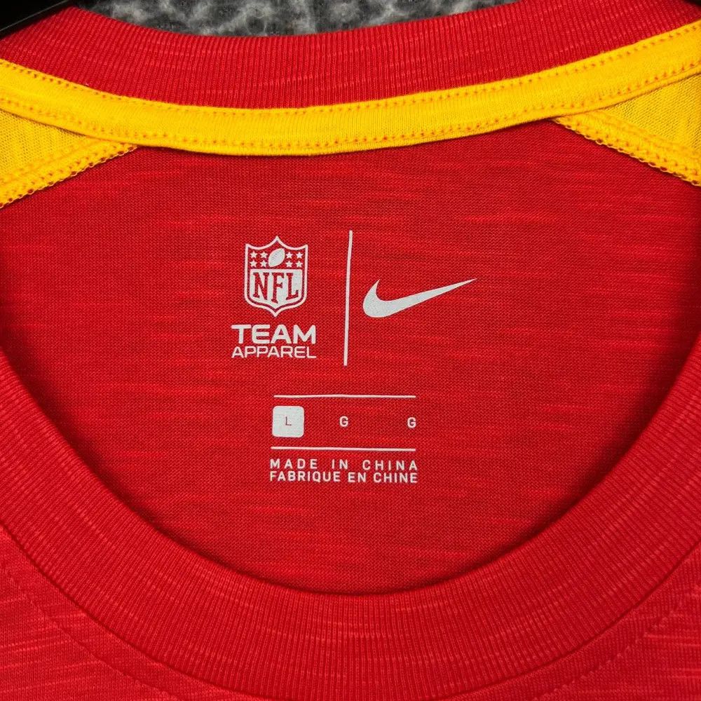 Nike Nike Shirt Men Large Red Kansas City Chiefs NFL New L Size US L / EU 52-54 / 3 - 3 Thumbnail