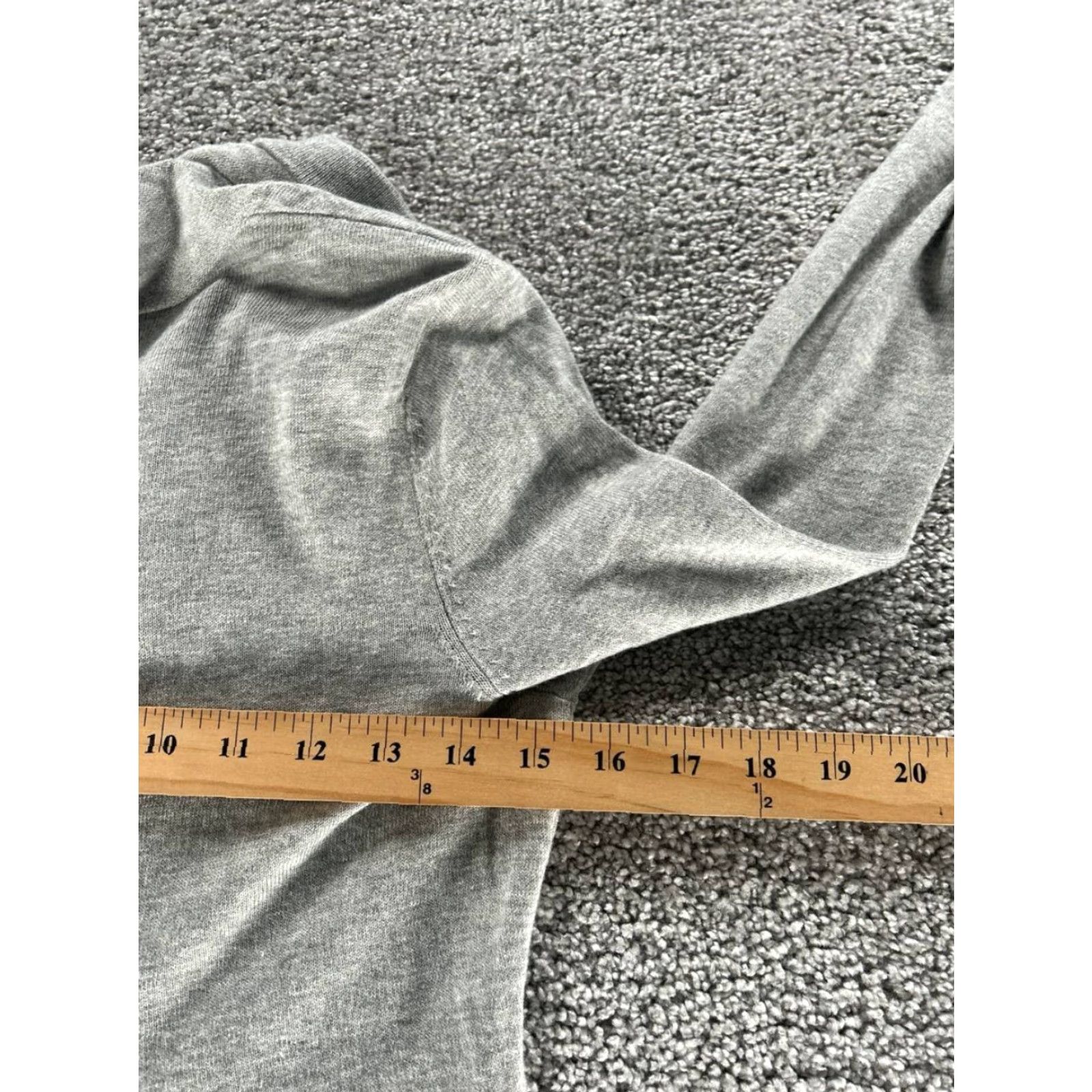 Vintage Rosie Neira Sweater Cardigan Womens Small Gray Cotton Blend Knit V-Neck Casual Winter, Spring, Fall Womens Small Gray Cardigan Knit Sweater Size S / US 4 / IT 40 - 7 Thumbnail