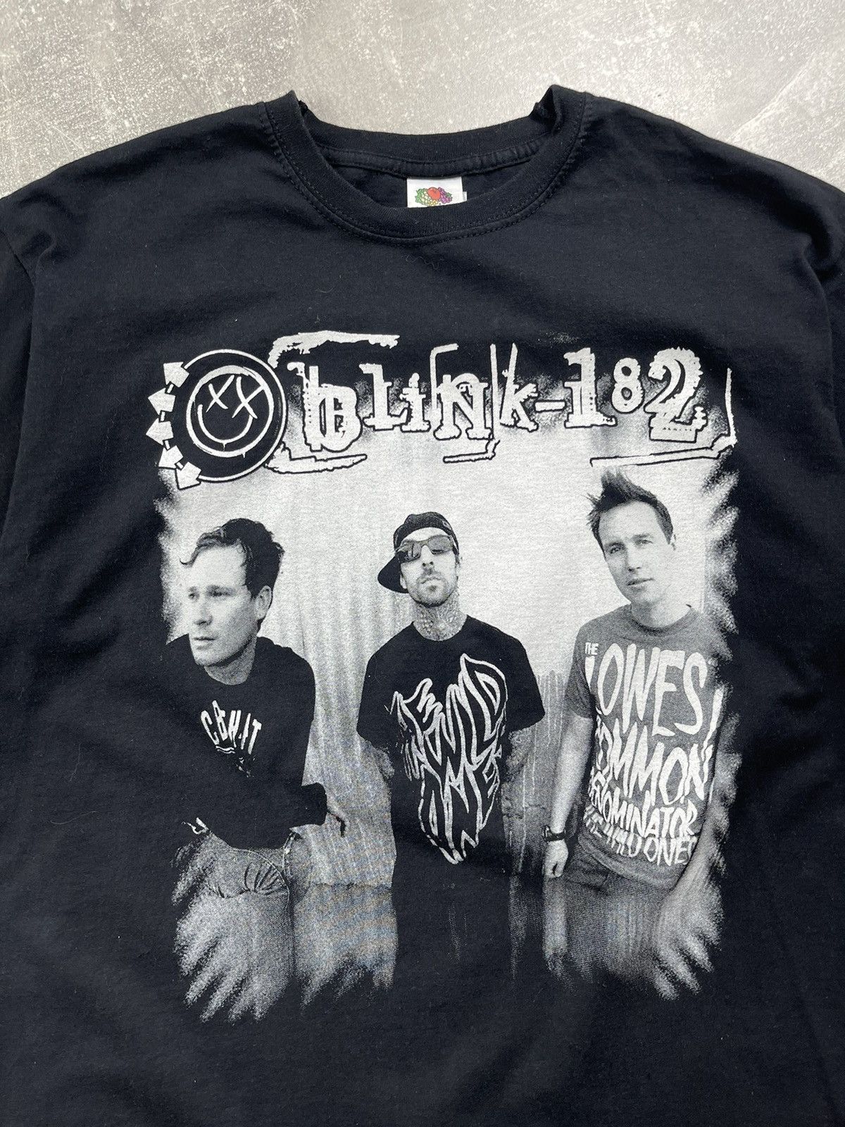 Band Tees Blink 182 Vintage Style Black Band Graphic T Shirt Size US M / EU 48-50 / 2 - 3 Thumbnail