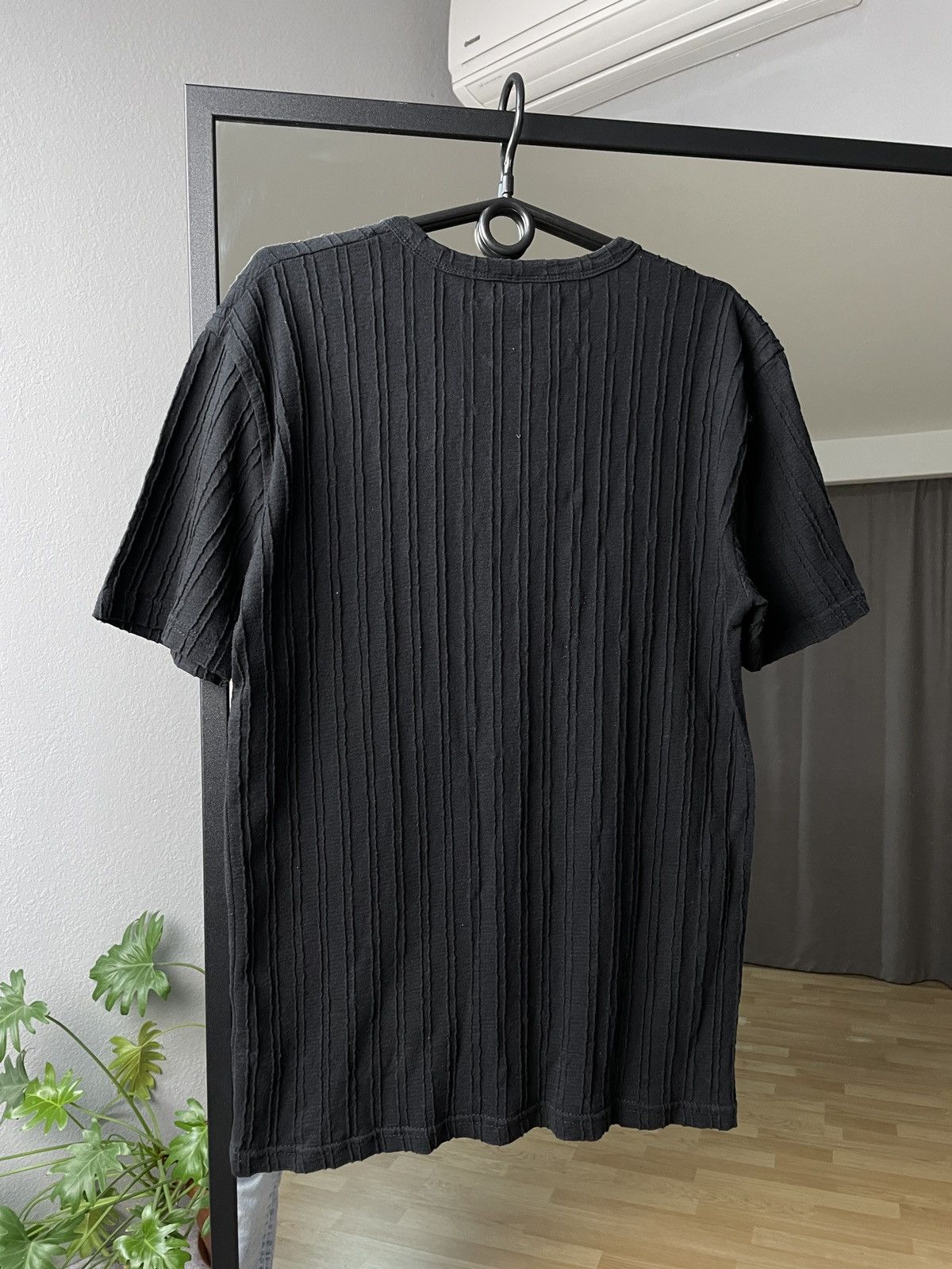 Vintage Vintage Avantgarde Dolce&Gabbana Tee 00s Style DG T-shirt Size US L / EU 52-54 / 3 - 5 Thumbnail