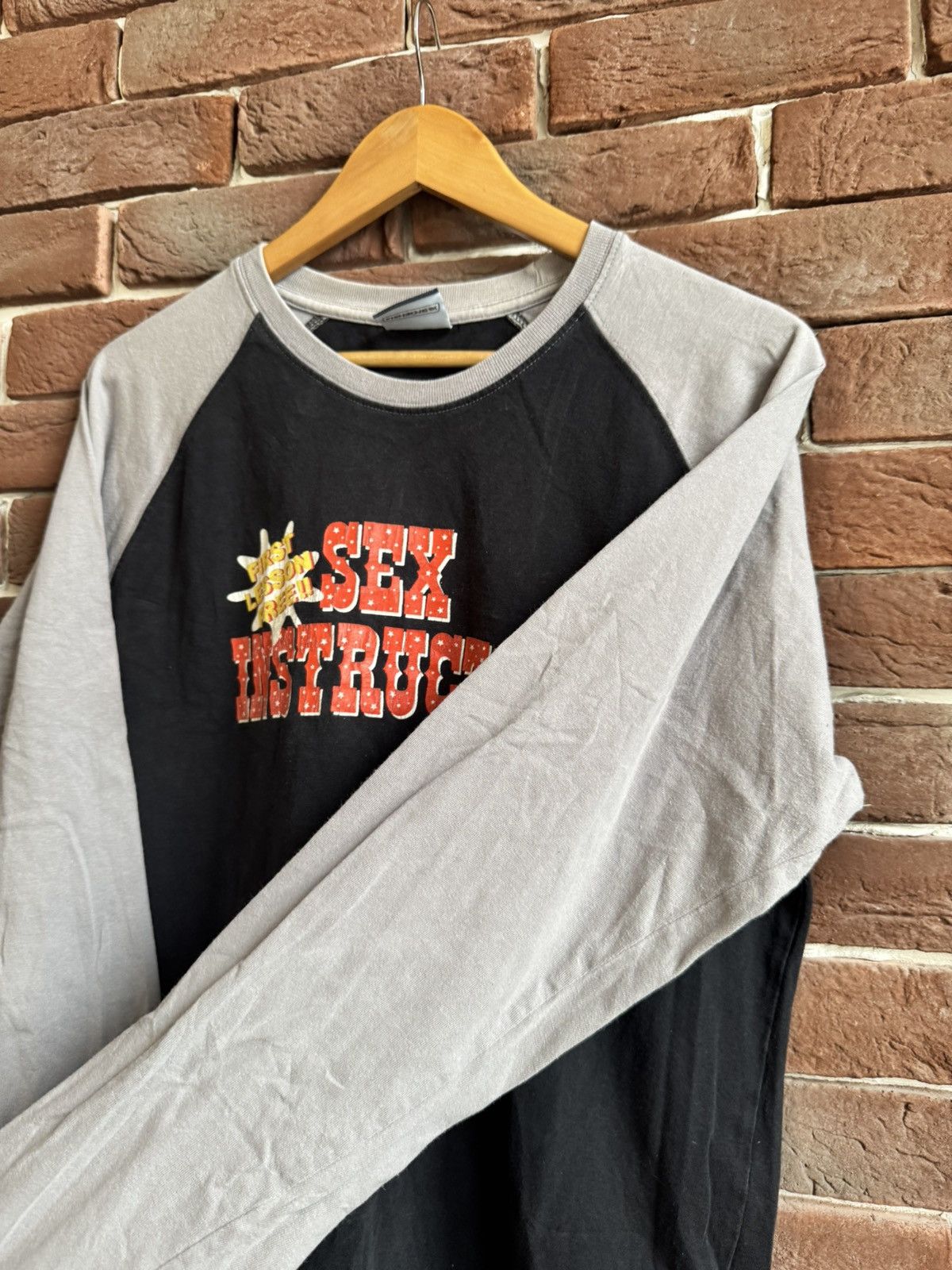 Hook-Ups Vintage Y2K Fishbone Brand Sex Instructor Longsleeve T shirt Size US L / EU 52-54 / 3 - 6 Thumbnail