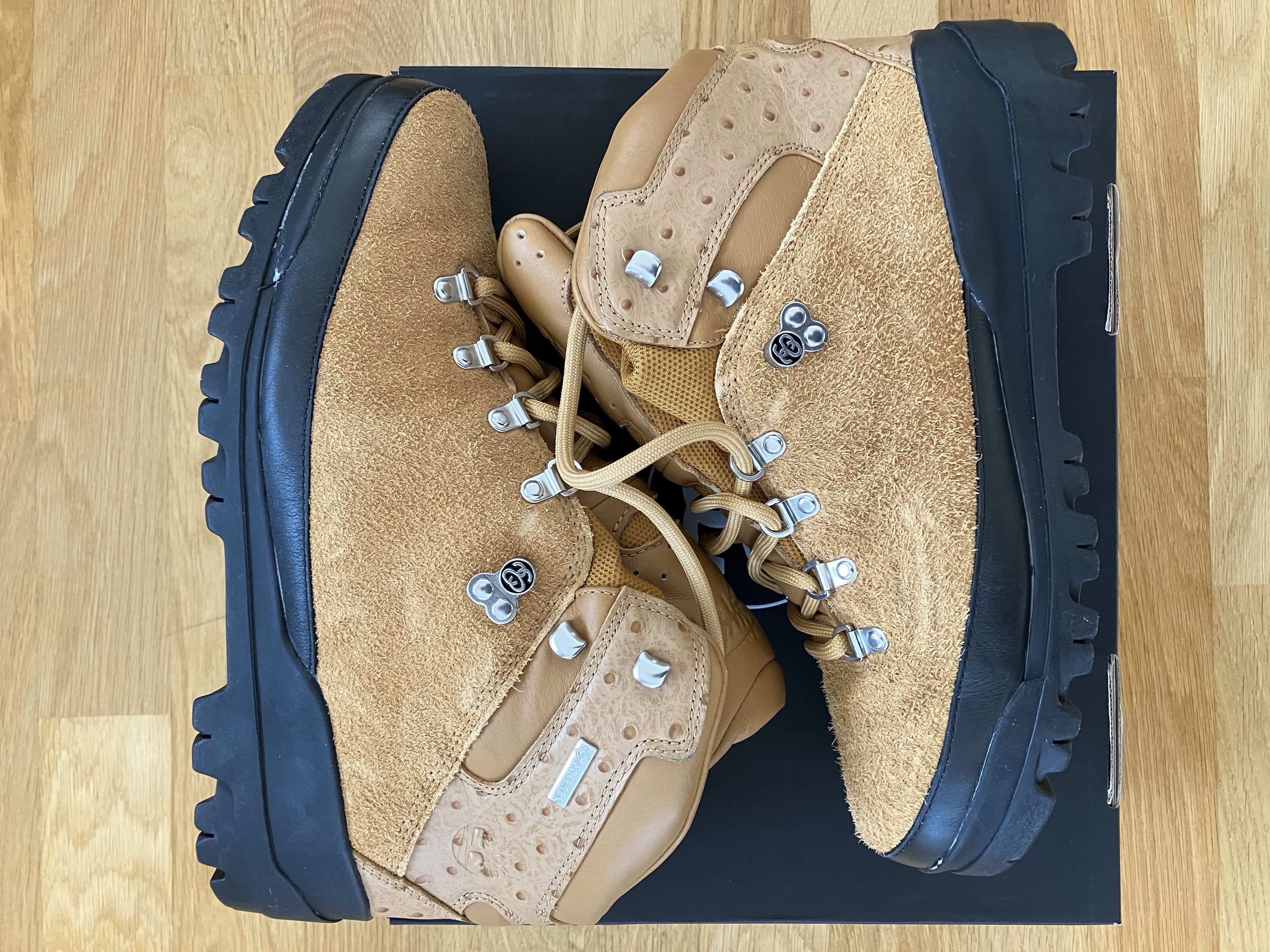 Stussy × Timberland Timberland x Stüssy World Hiker Boot Size US 11 / EU 44 - 9 Thumbnail