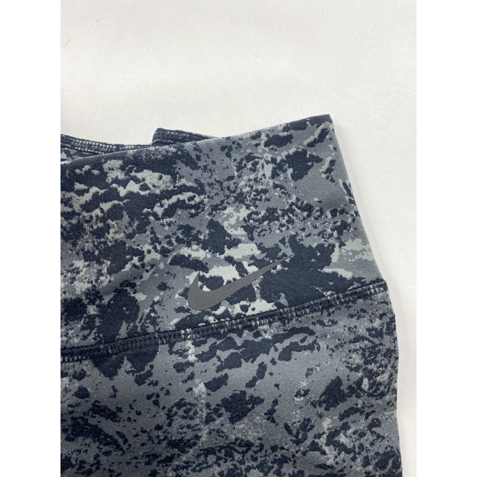 Nike Nike Leggings Women’s Medium Grey Black Yoga Running Compression Activewear M Women Size 32" / US 10 / IT 46 - 4 Thumbnail