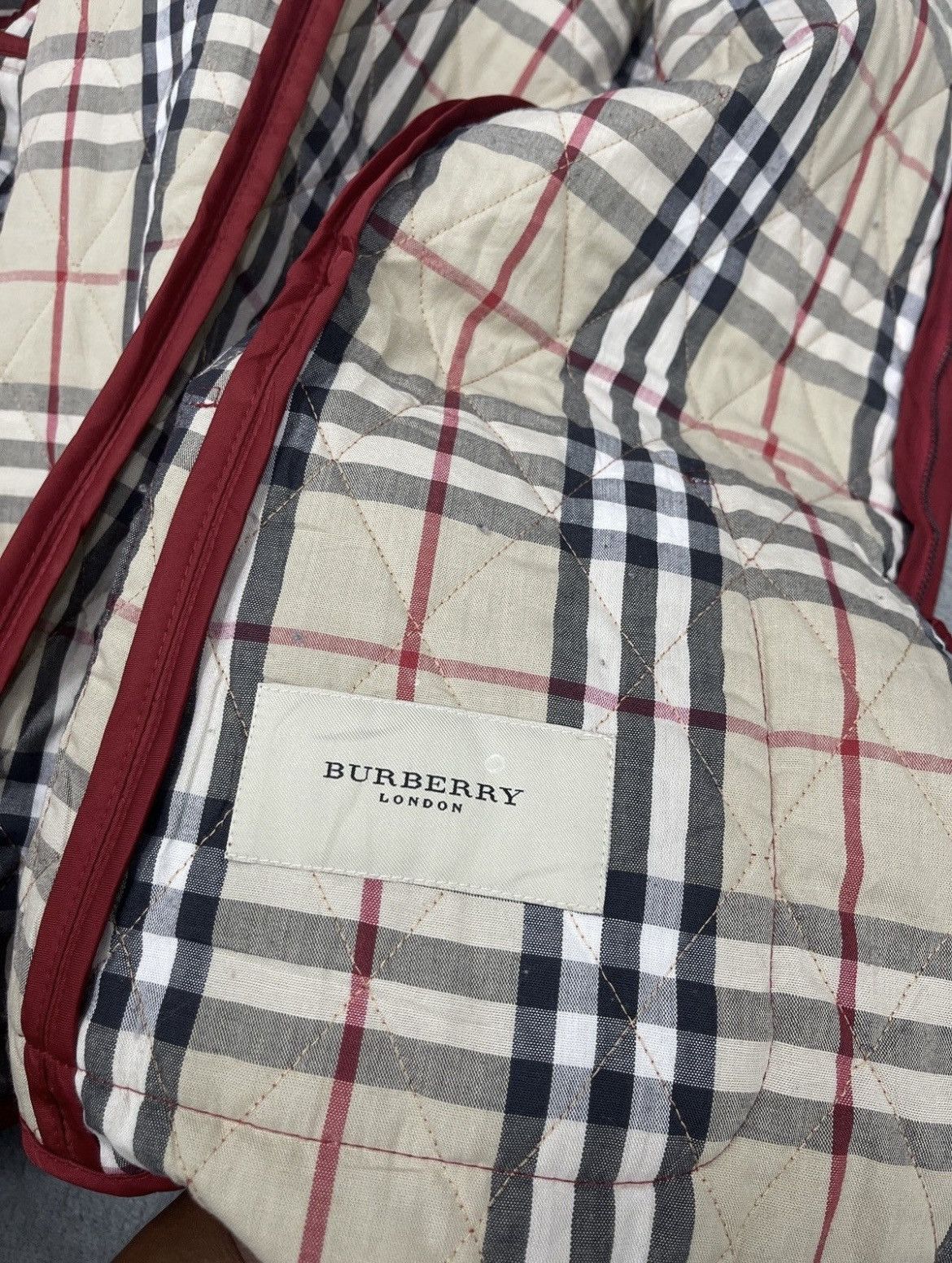 Burberry RARE💥BURBERRY RED QUILTED JACKET Size M / US 6-8 / IT 42-44 - 11 Thumbnail