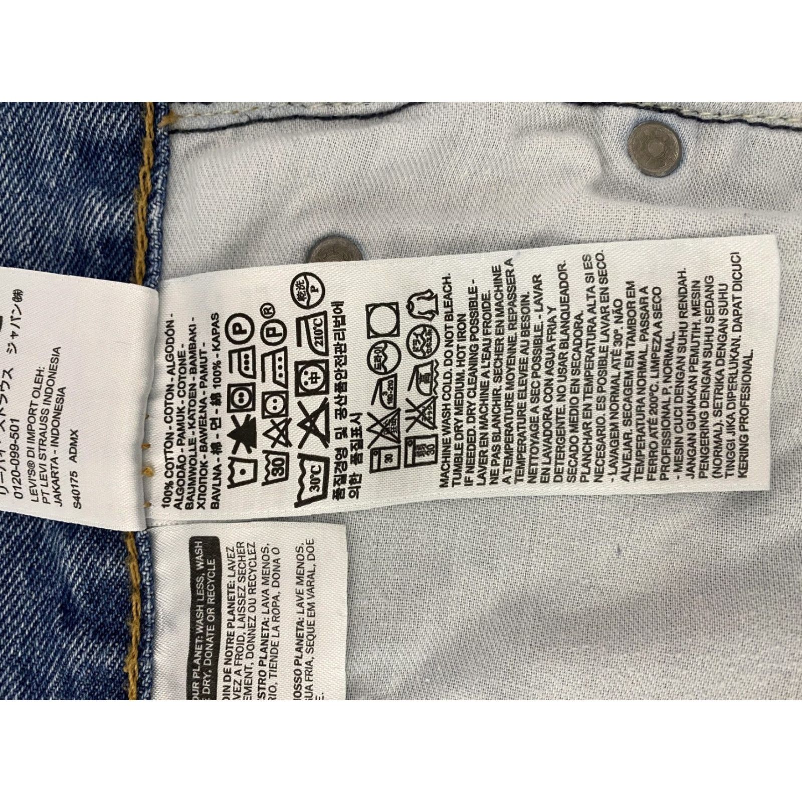 Levi's VINTAGE Levis 550 Jeans Mens 35x30 Straight Leg Denim Blue Levi's 5-Pocket Relaxed Regular Mens Jeans Size US 35 - 4 Thumbnail